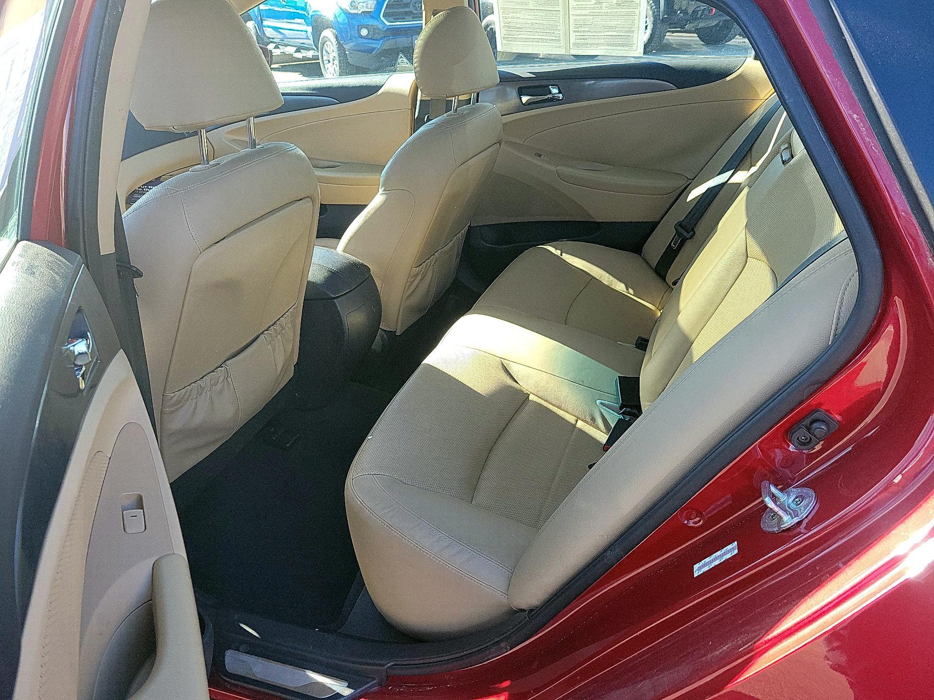 Thumbnail: 2015 Hyundai Sonata - 18