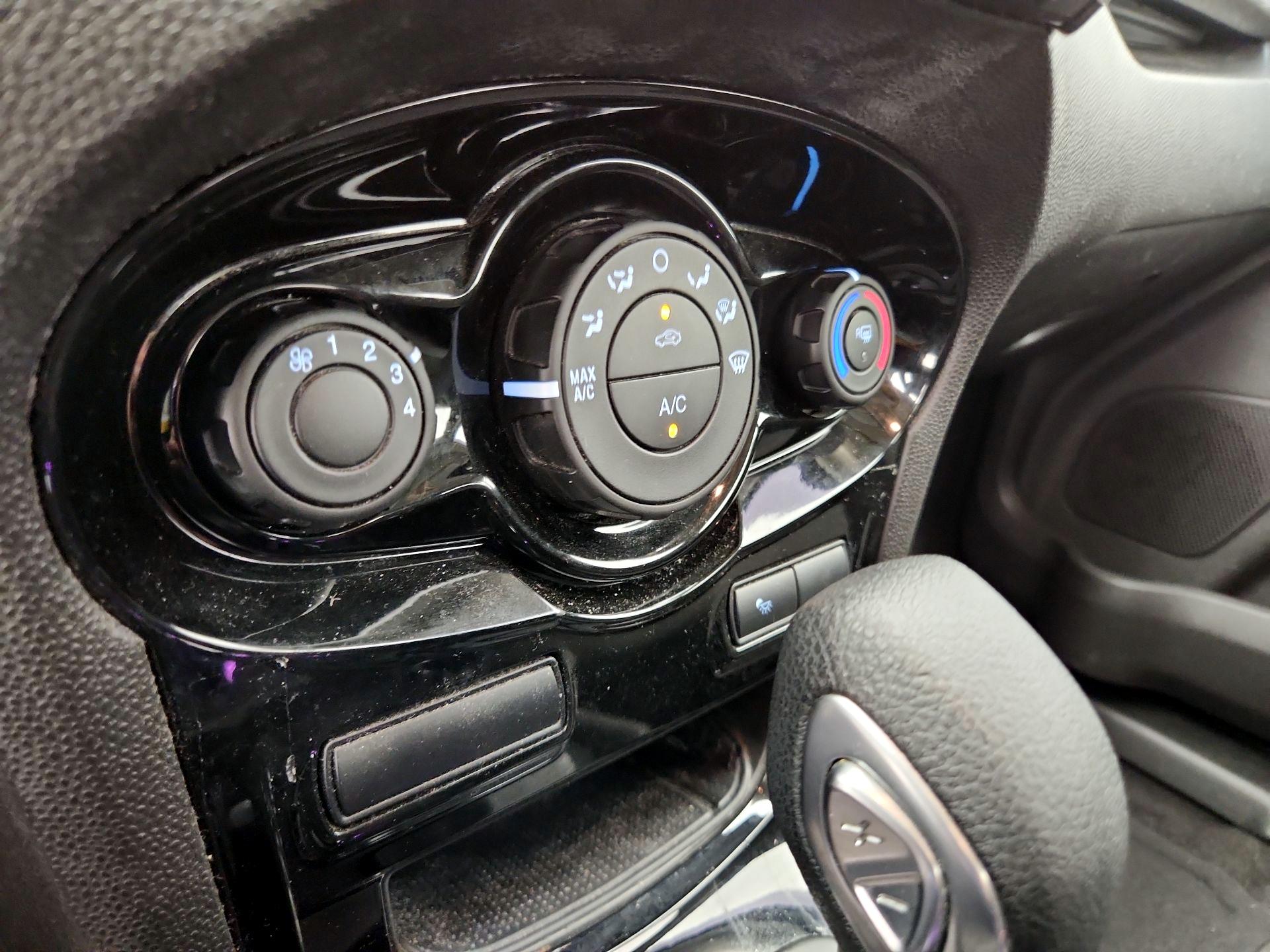 Thumbnail: 2019 Ford Fiesta - 16