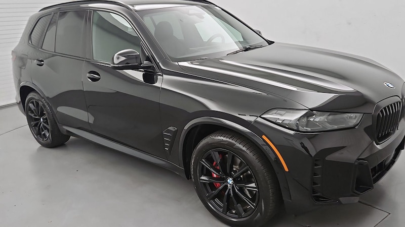 2024 BMW X5 sDrive40i Hero Image