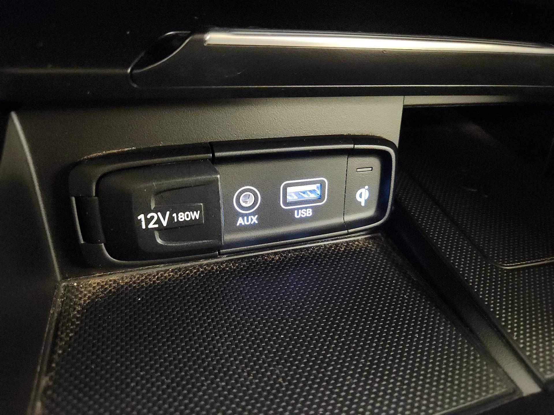 Thumbnail: 2019 Genesis G70 - 19