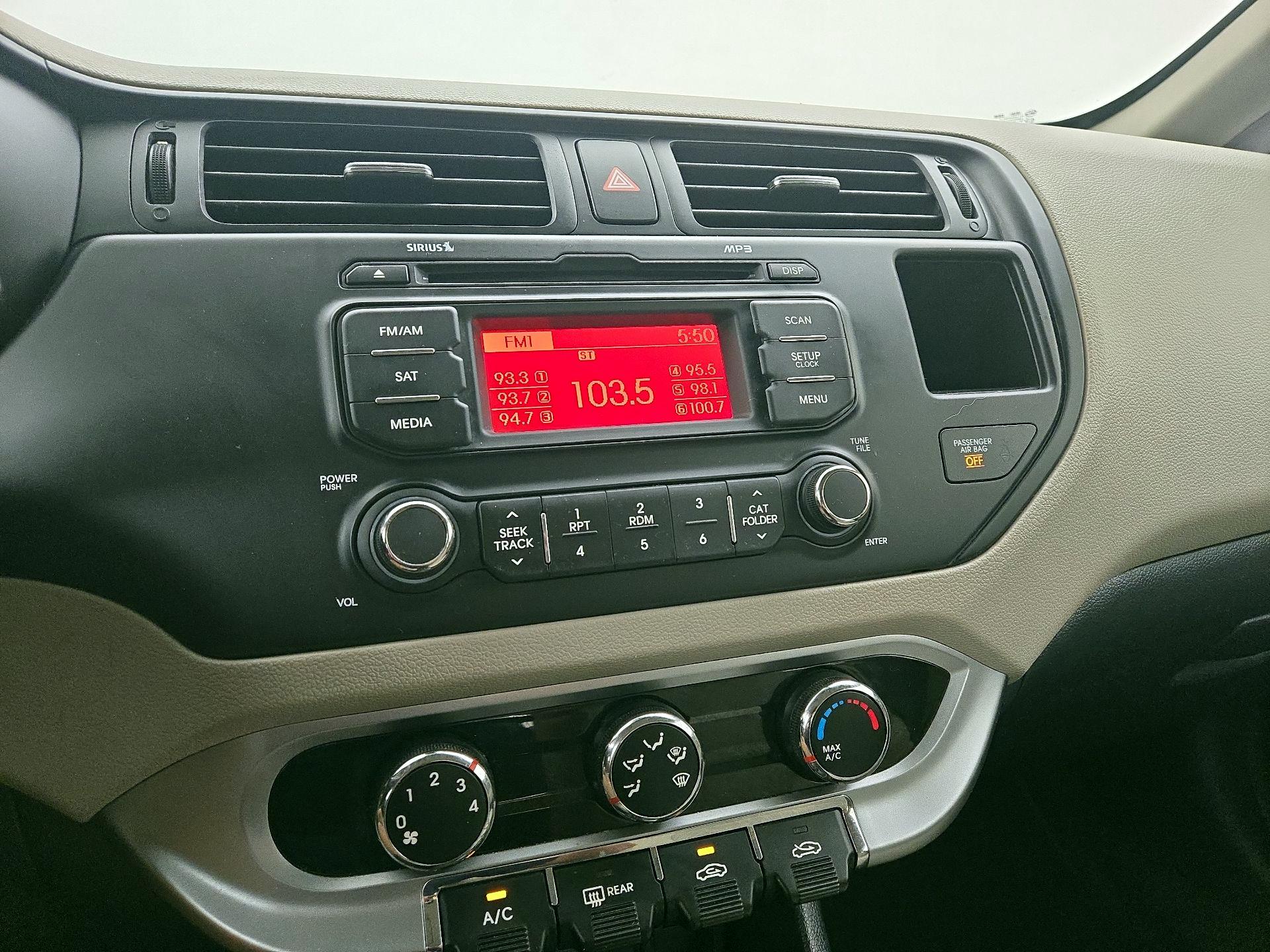 Thumbnail: 2013 Kia Rio - 14