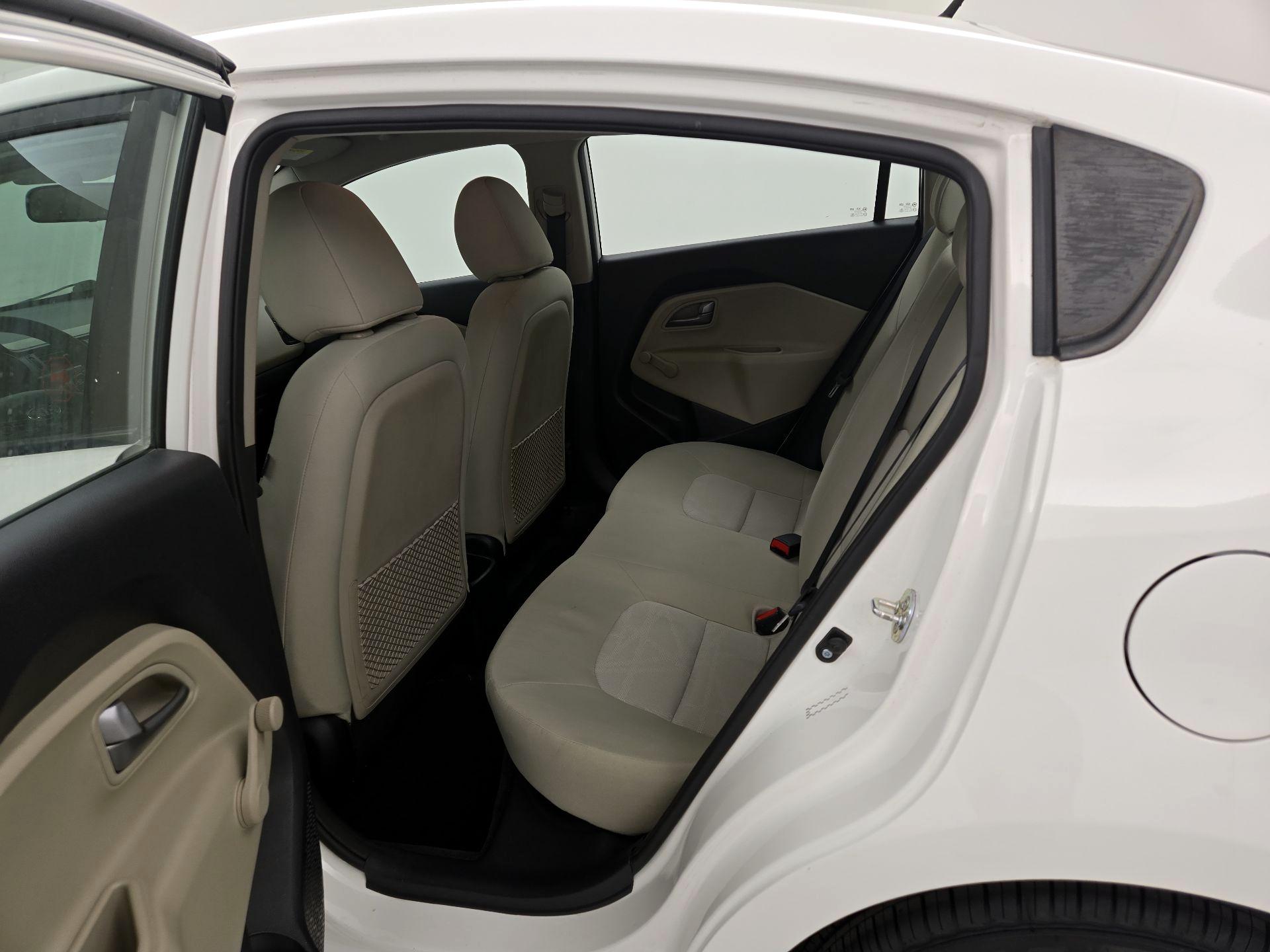 Thumbnail: 2013 Kia Rio - 18