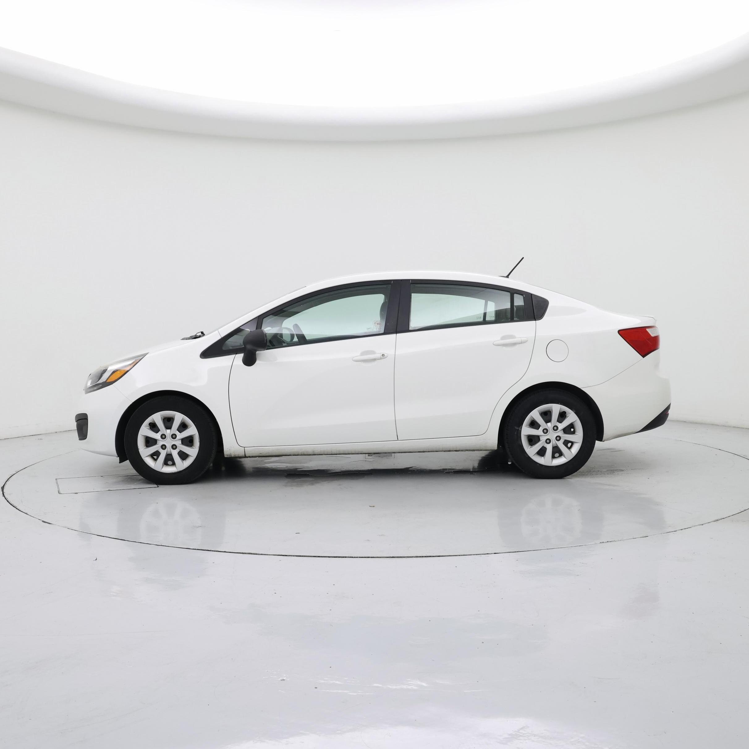 Thumbnail: 2013 Kia Rio - 3