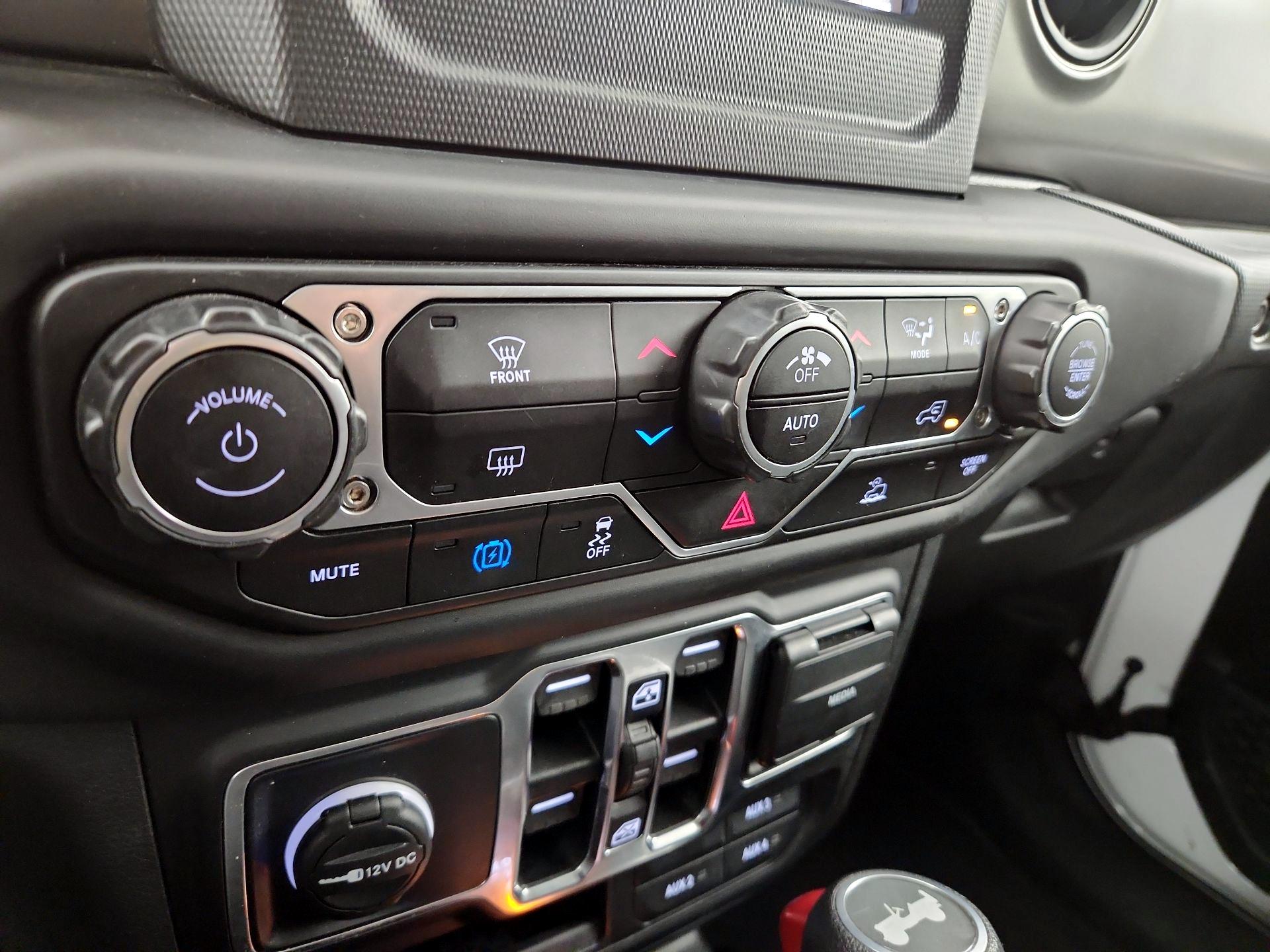 Thumbnail: 2023 Jeep Wrangler - 16