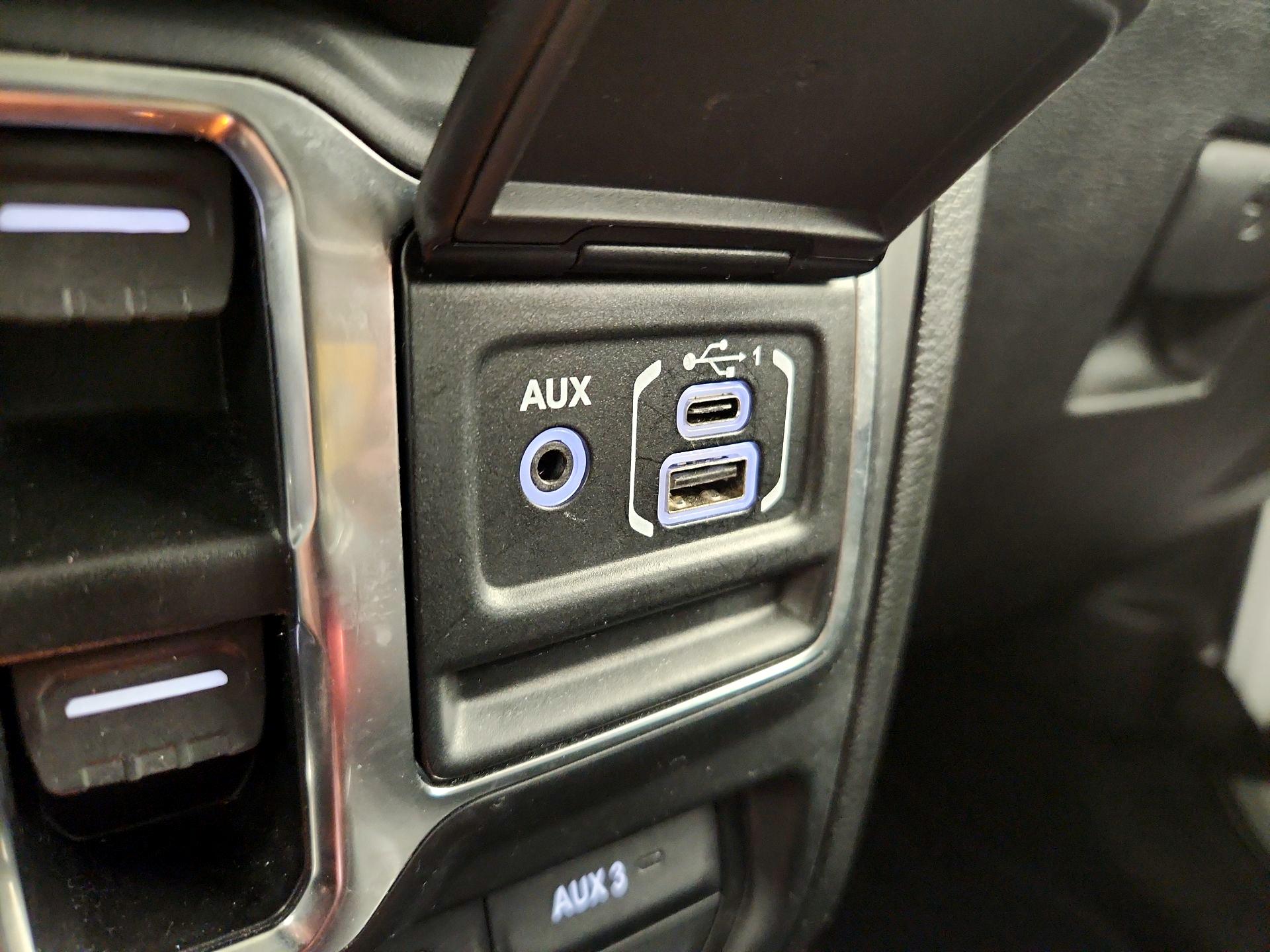 Thumbnail: 2023 Jeep Wrangler - 18