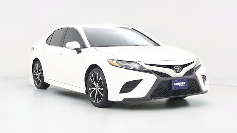 2018 Toyota Camry SE Hero Image