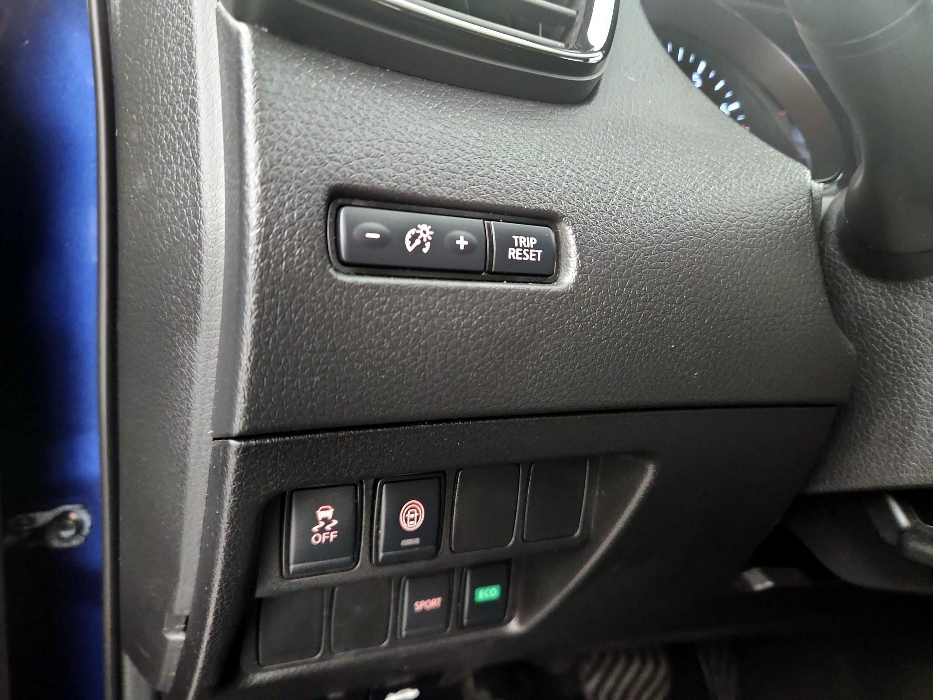 Thumbnail: 2021 Nissan Rogue Sport - 13