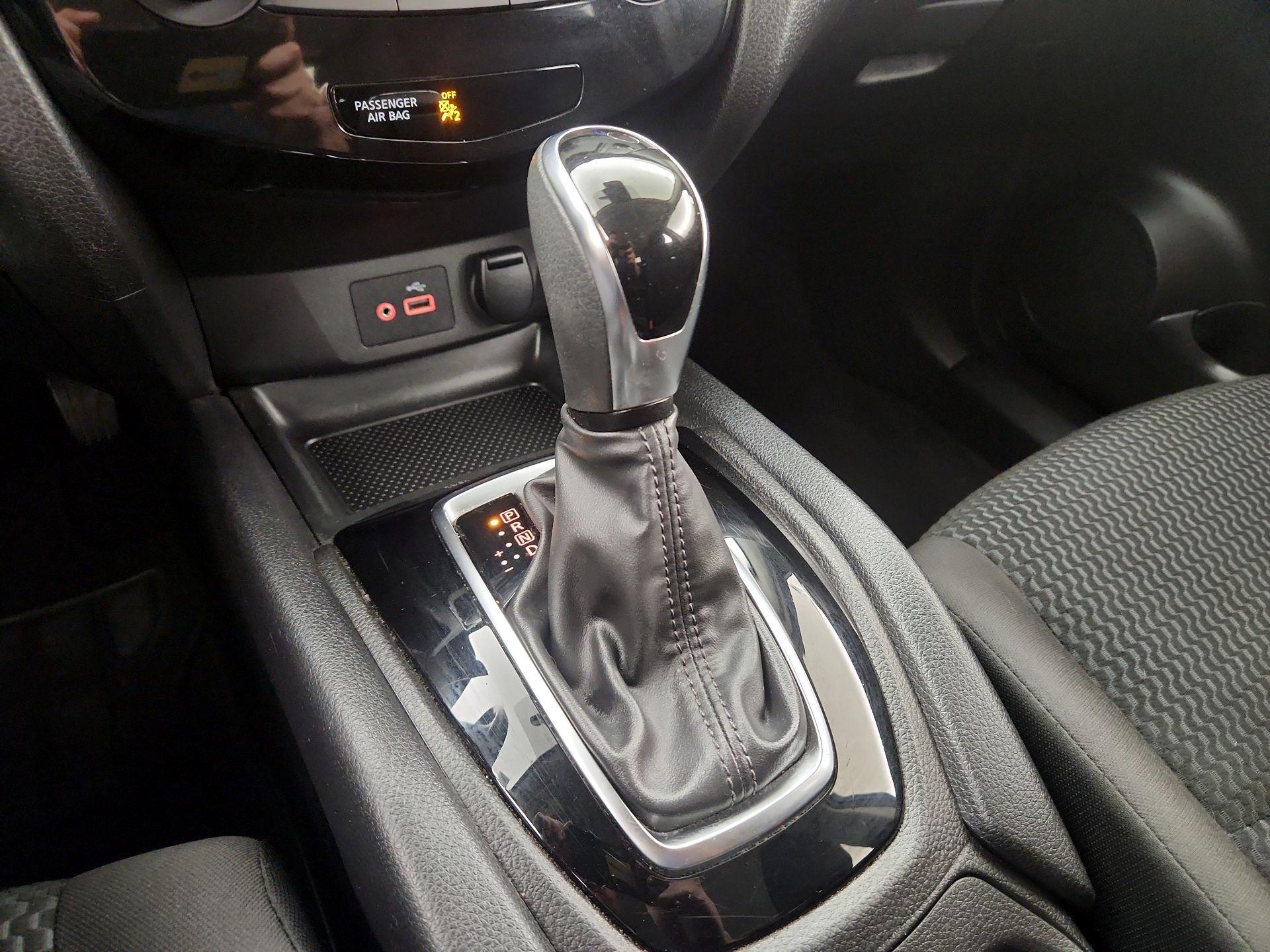 Thumbnail: 2021 Nissan Rogue Sport - 17