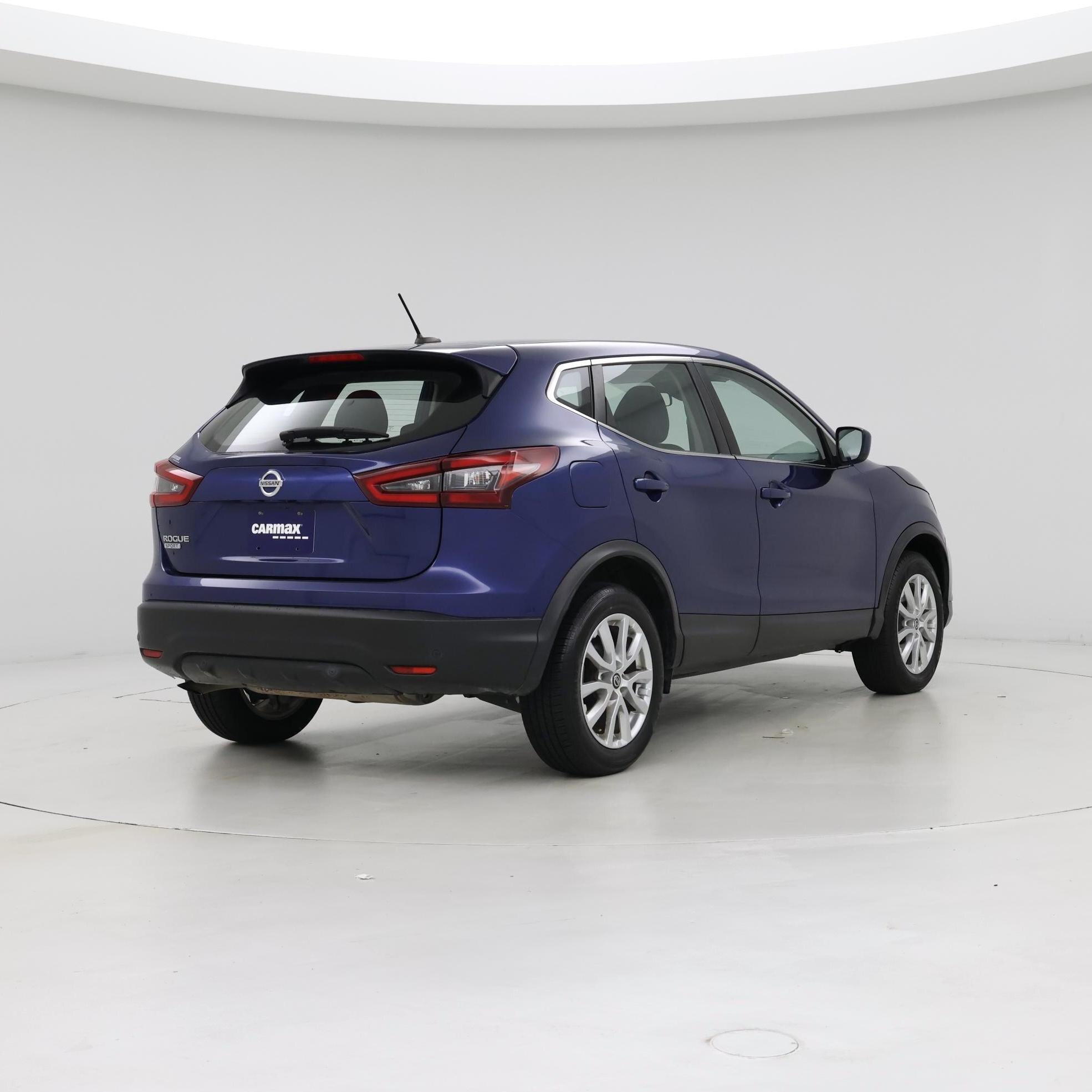 Thumbnail: 2021 Nissan Rogue Sport - 8