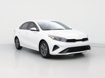 White 2023 Kia Forte LXS