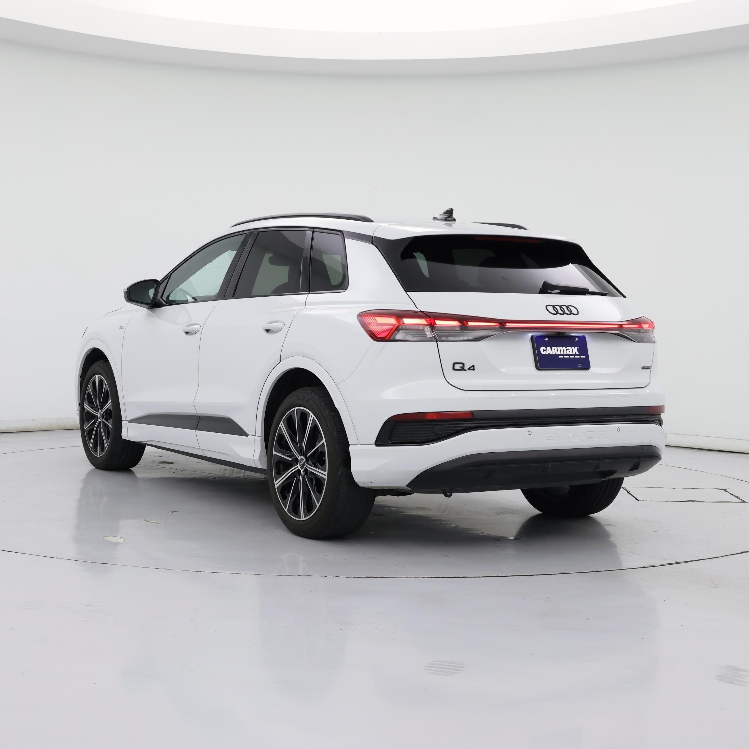 Thumbnail: 2022 Audi Q4 e-tron - 2
