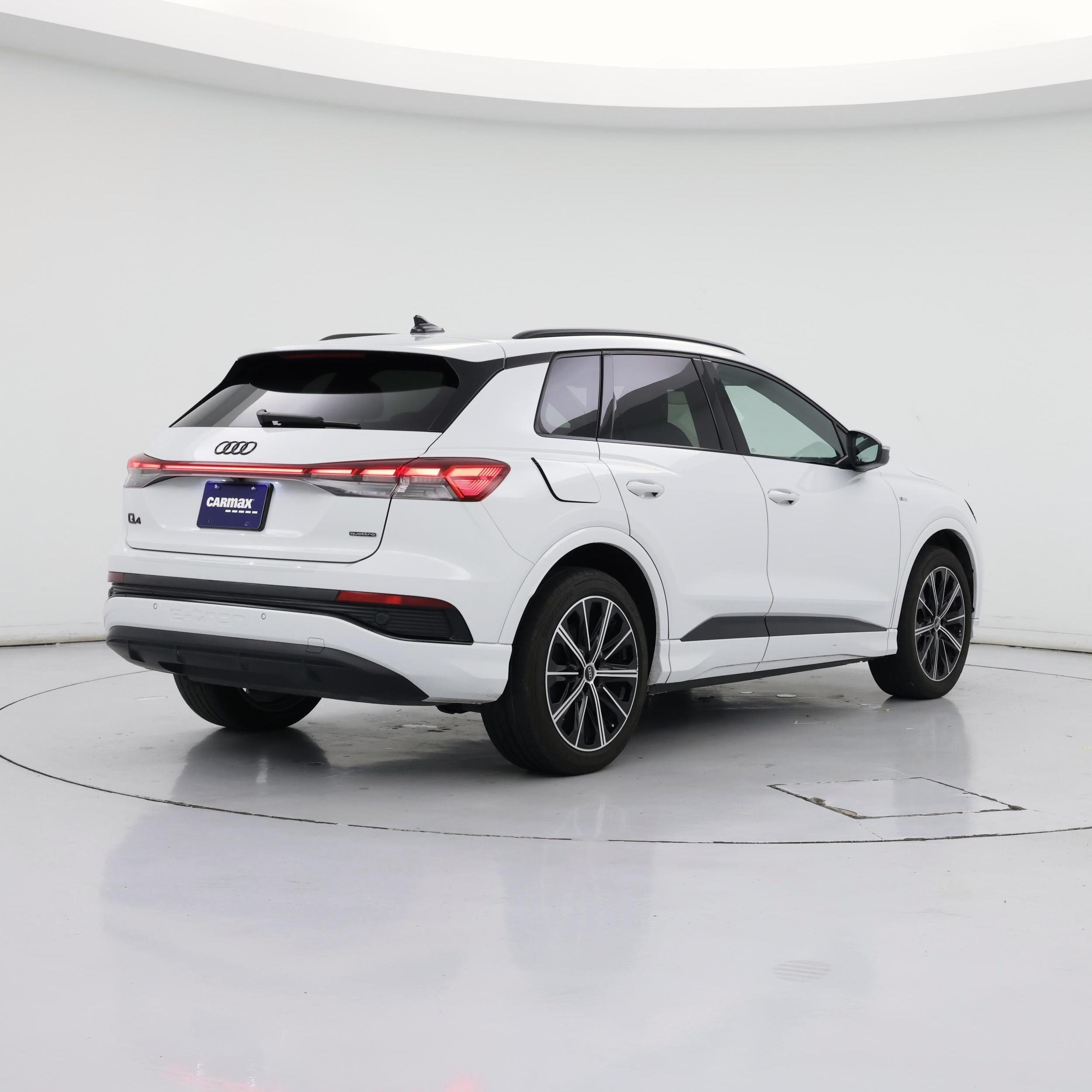 Thumbnail: 2022 Audi Q4 e-tron - 8