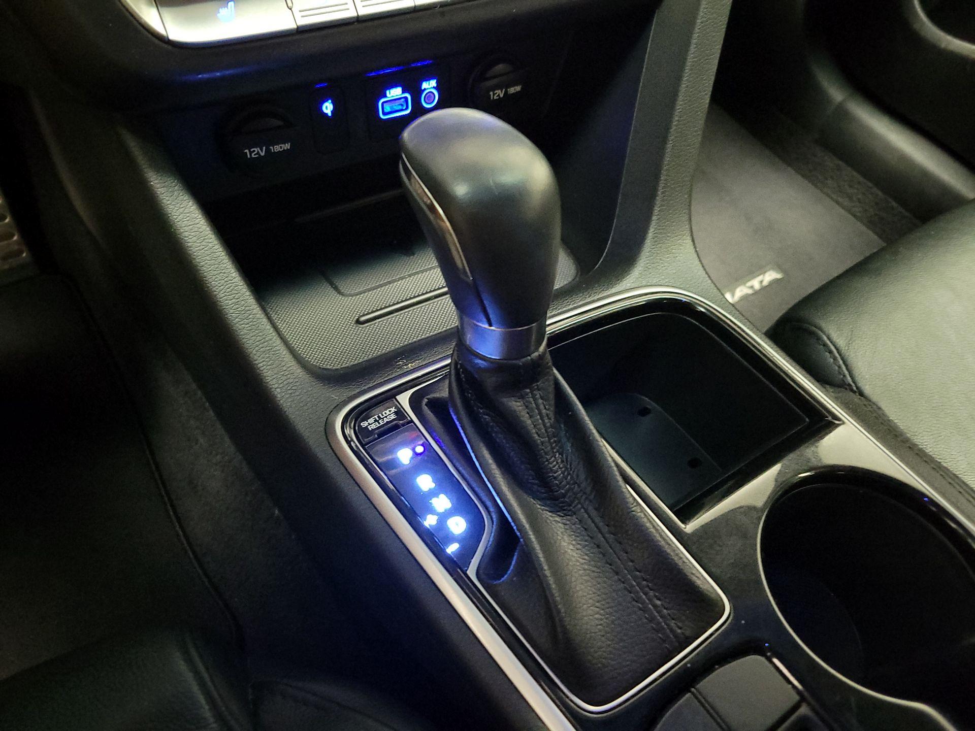 Thumbnail: 2019 Hyundai Sonata - 17