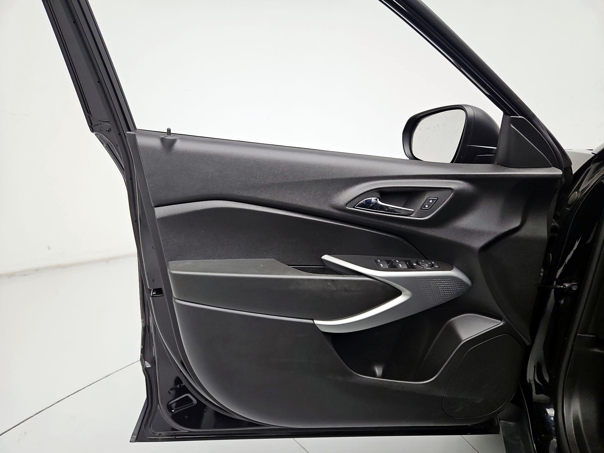 Thumbnail: 2024 Chevrolet Trax - 12