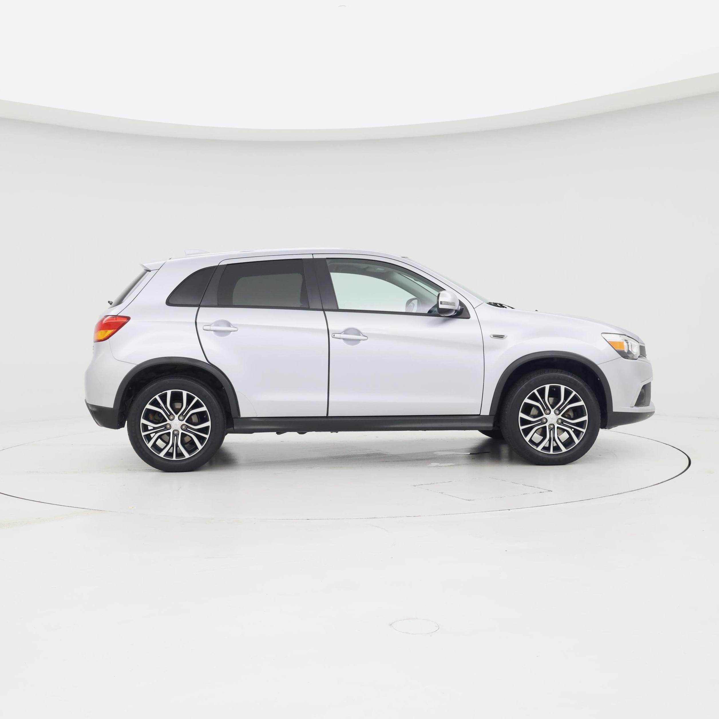 Thumbnail: 2017 Mitsubishi Outlander Sport - 7