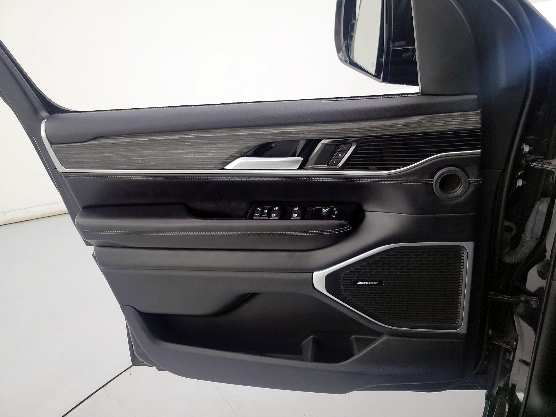 Thumbnail: 2023 Jeep Wagoneer - 12