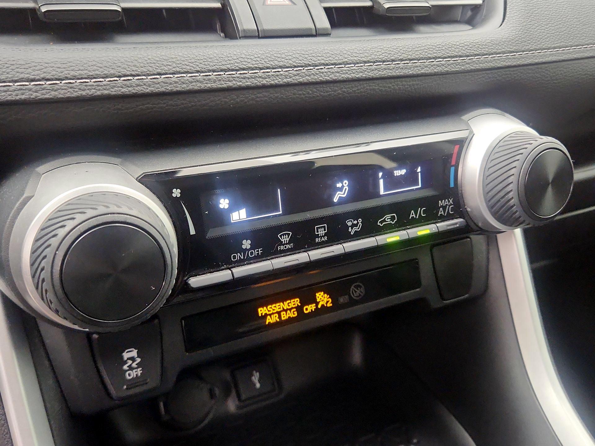 Thumbnail: 2021 Toyota RAV4 - 16