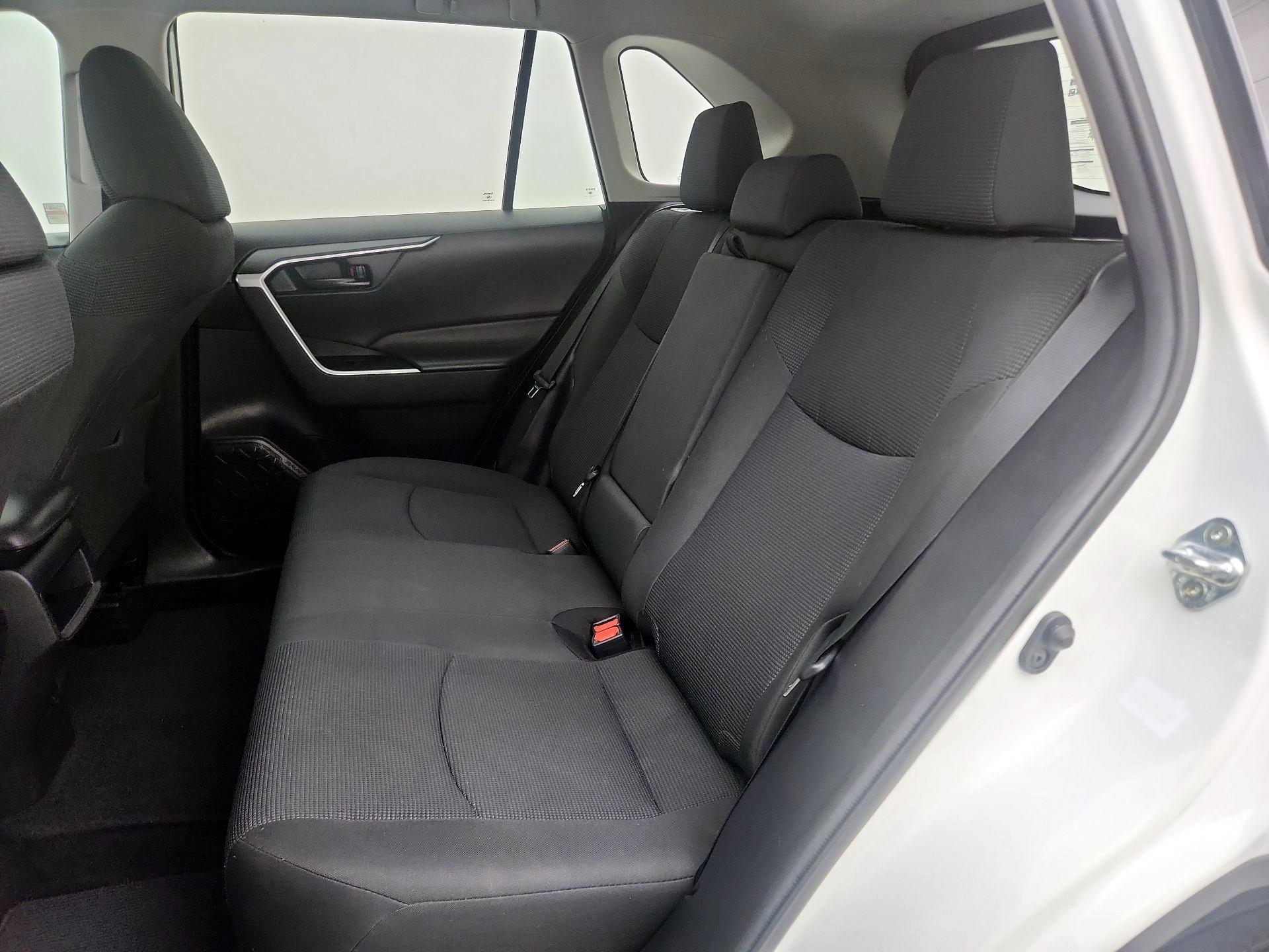 Thumbnail: 2021 Toyota RAV4 - 19