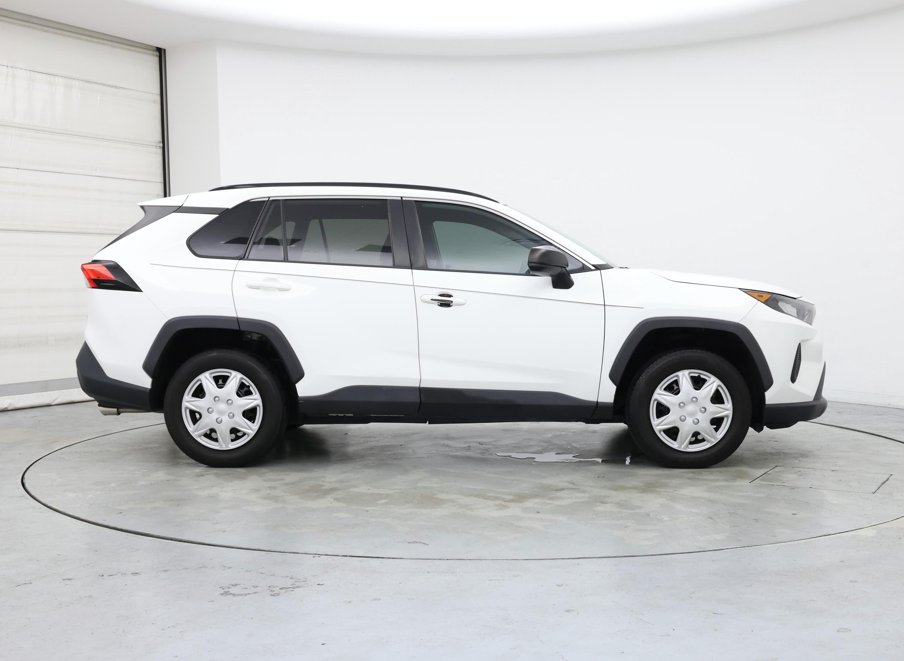 Thumbnail: 2021 Toyota RAV4 - 7
