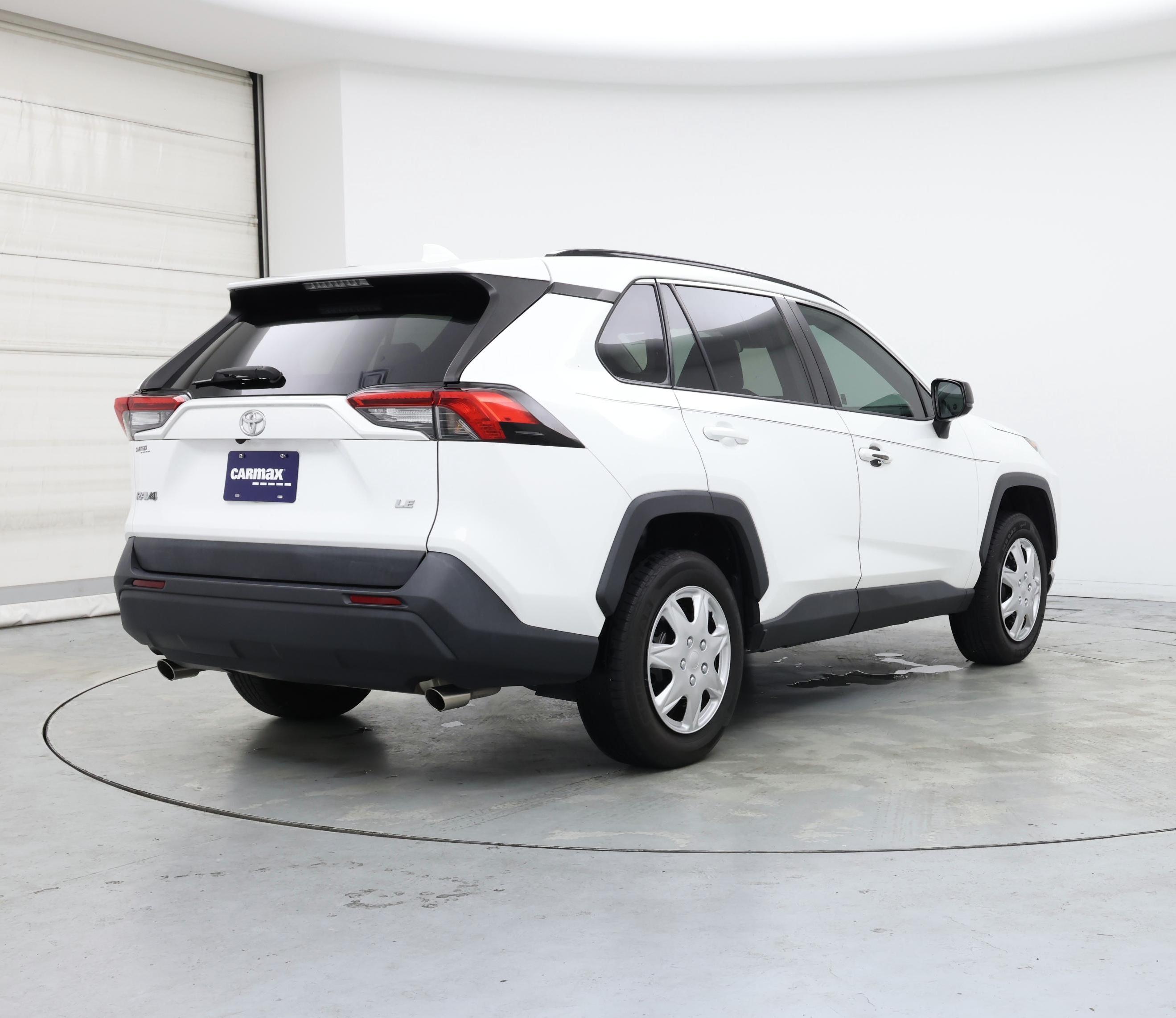 Thumbnail: 2021 Toyota RAV4 - 8