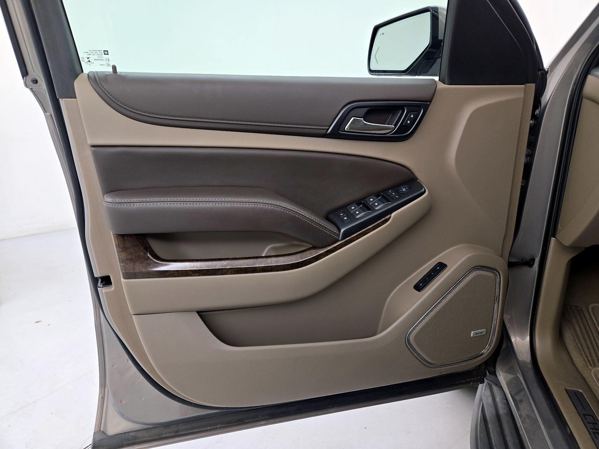 Thumbnail: 2019 Chevrolet Suburban - 12