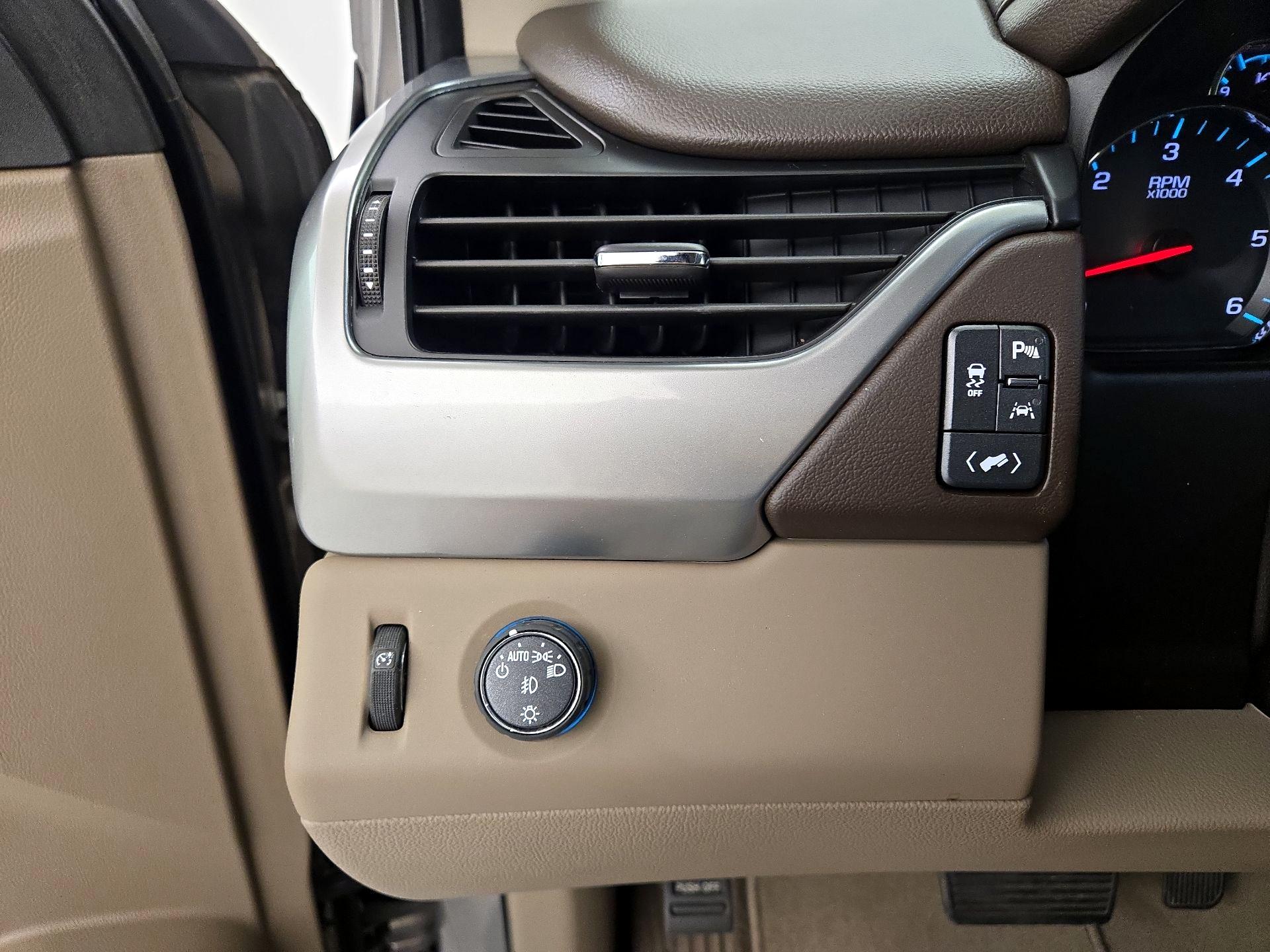 Thumbnail: 2019 Chevrolet Suburban - 13