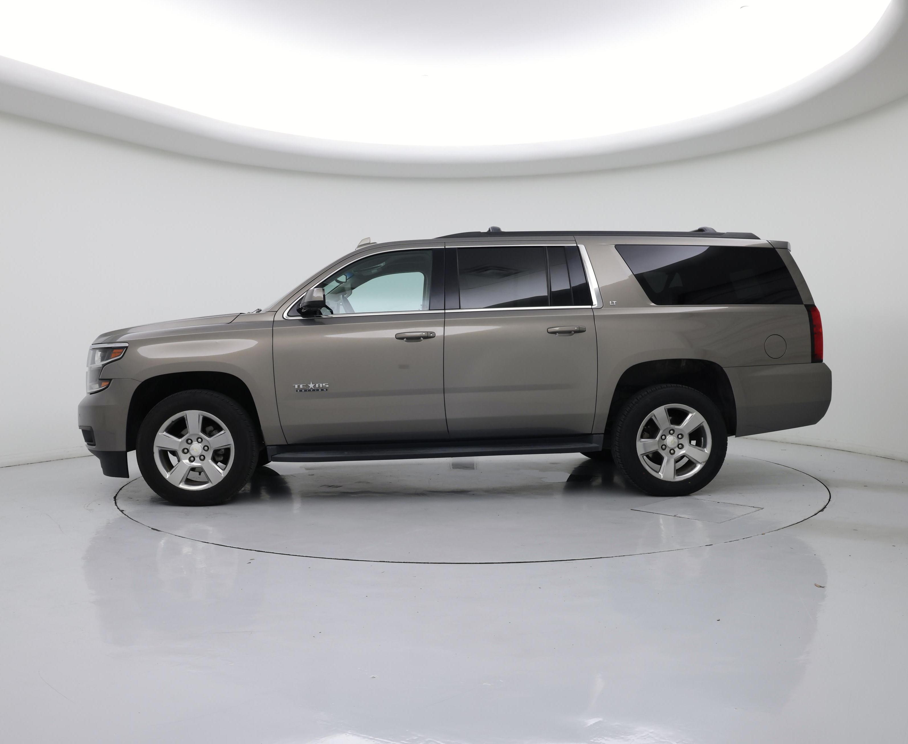 Thumbnail: 2019 Chevrolet Suburban - 3