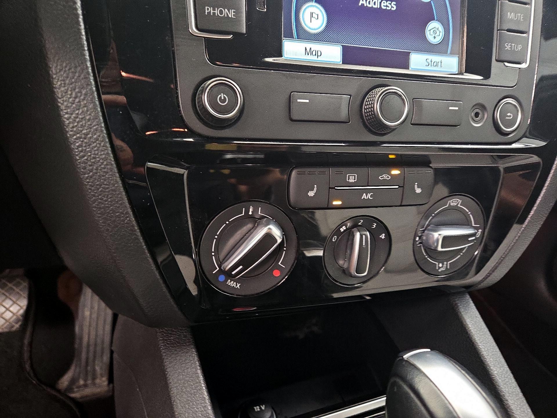 Thumbnail: 2015 Volkswagen Jetta - 17