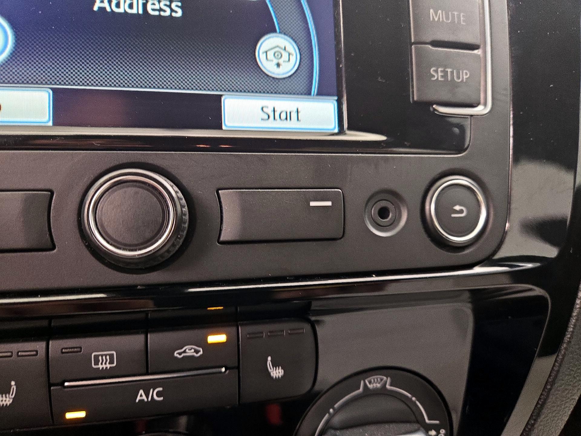 Thumbnail: 2015 Volkswagen Jetta - 19