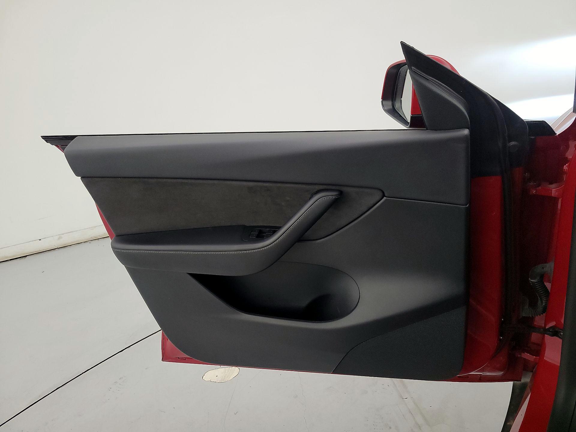 Thumbnail: 2022 Tesla Model Y - 12