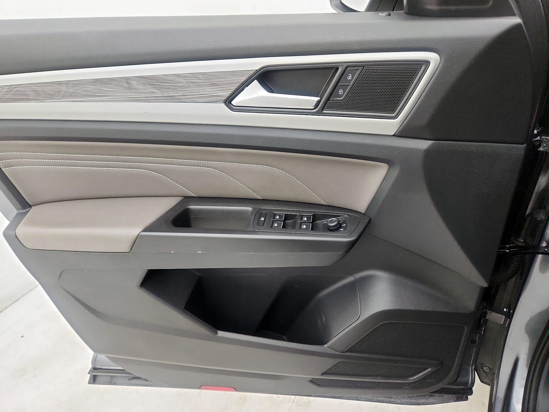 Thumbnail: 2023 Volkswagen Atlas - 12
