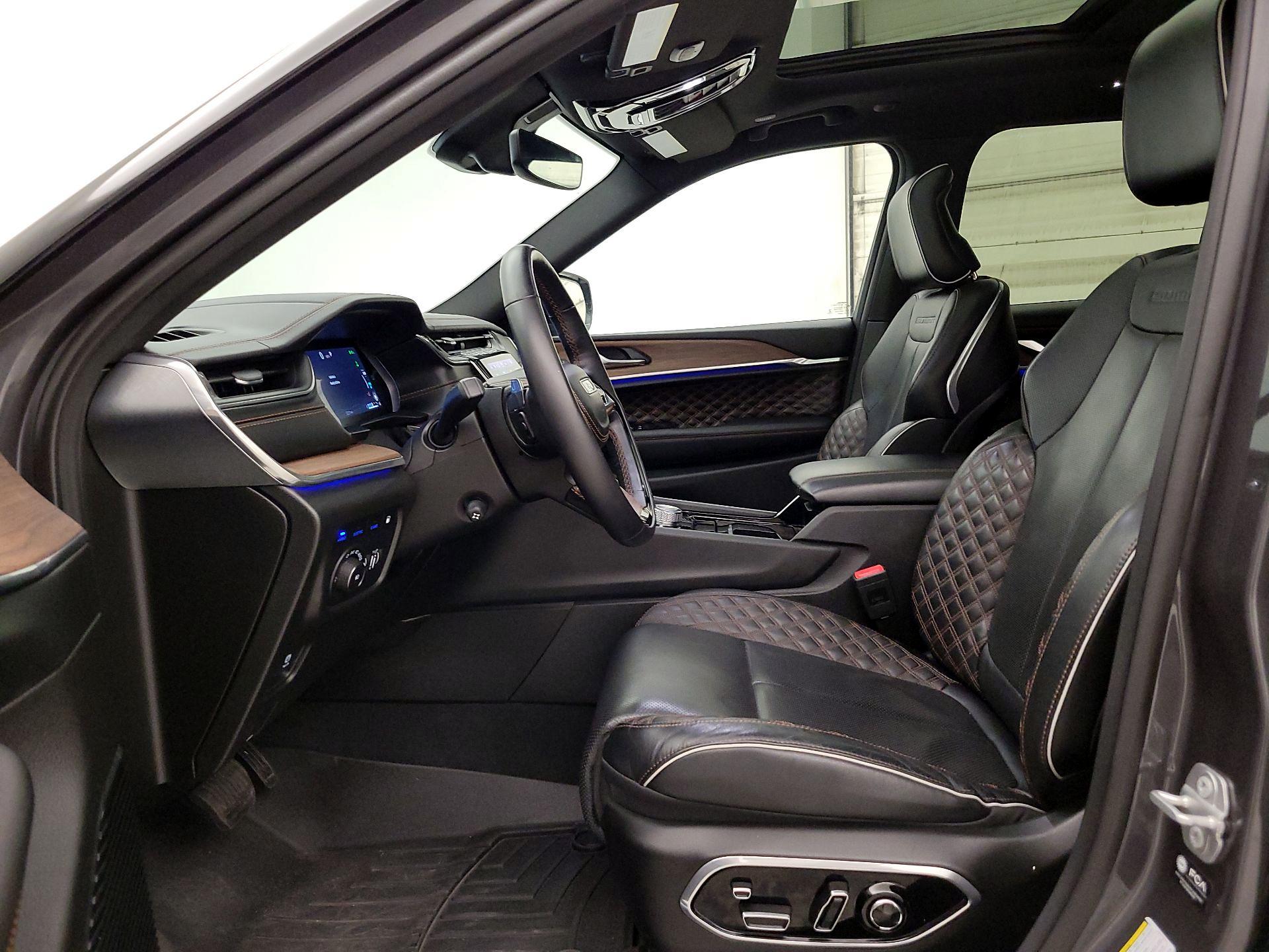 Thumbnail: 2022 Jeep Grand Cherokee - 11