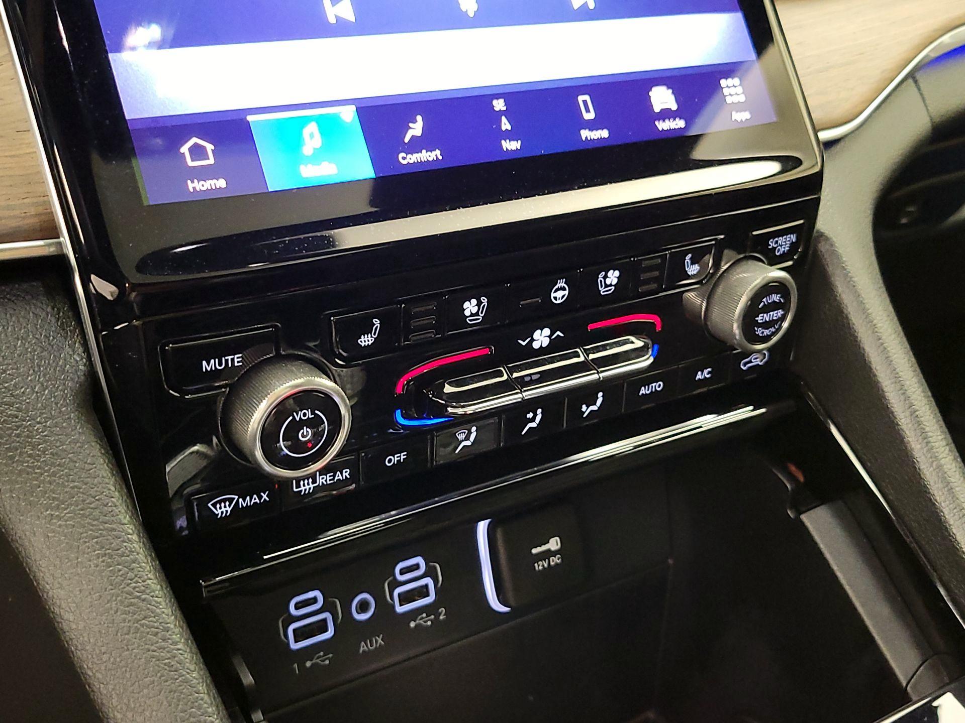 Thumbnail: 2022 Jeep Grand Cherokee - 16