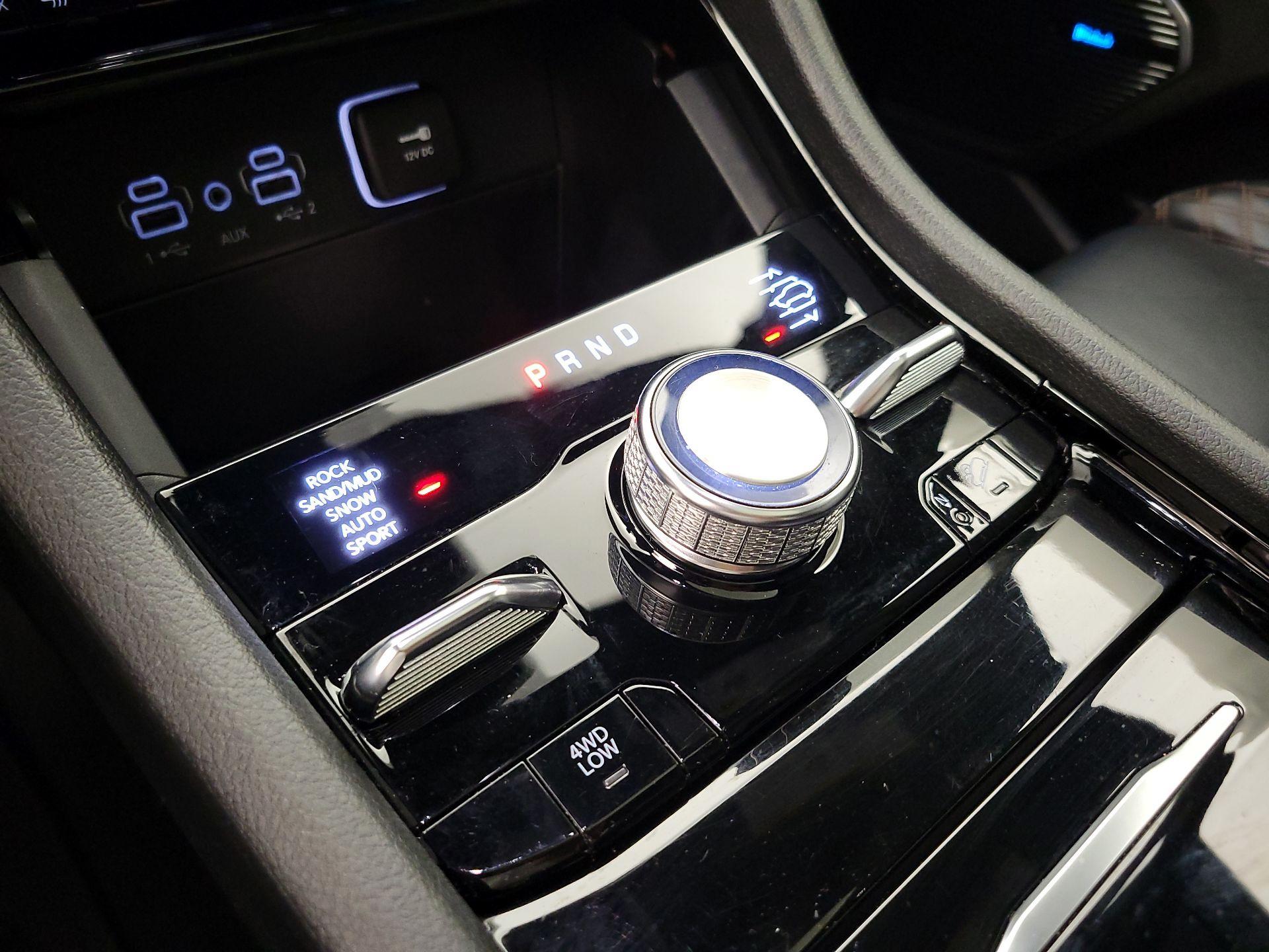 Thumbnail: 2022 Jeep Grand Cherokee - 17