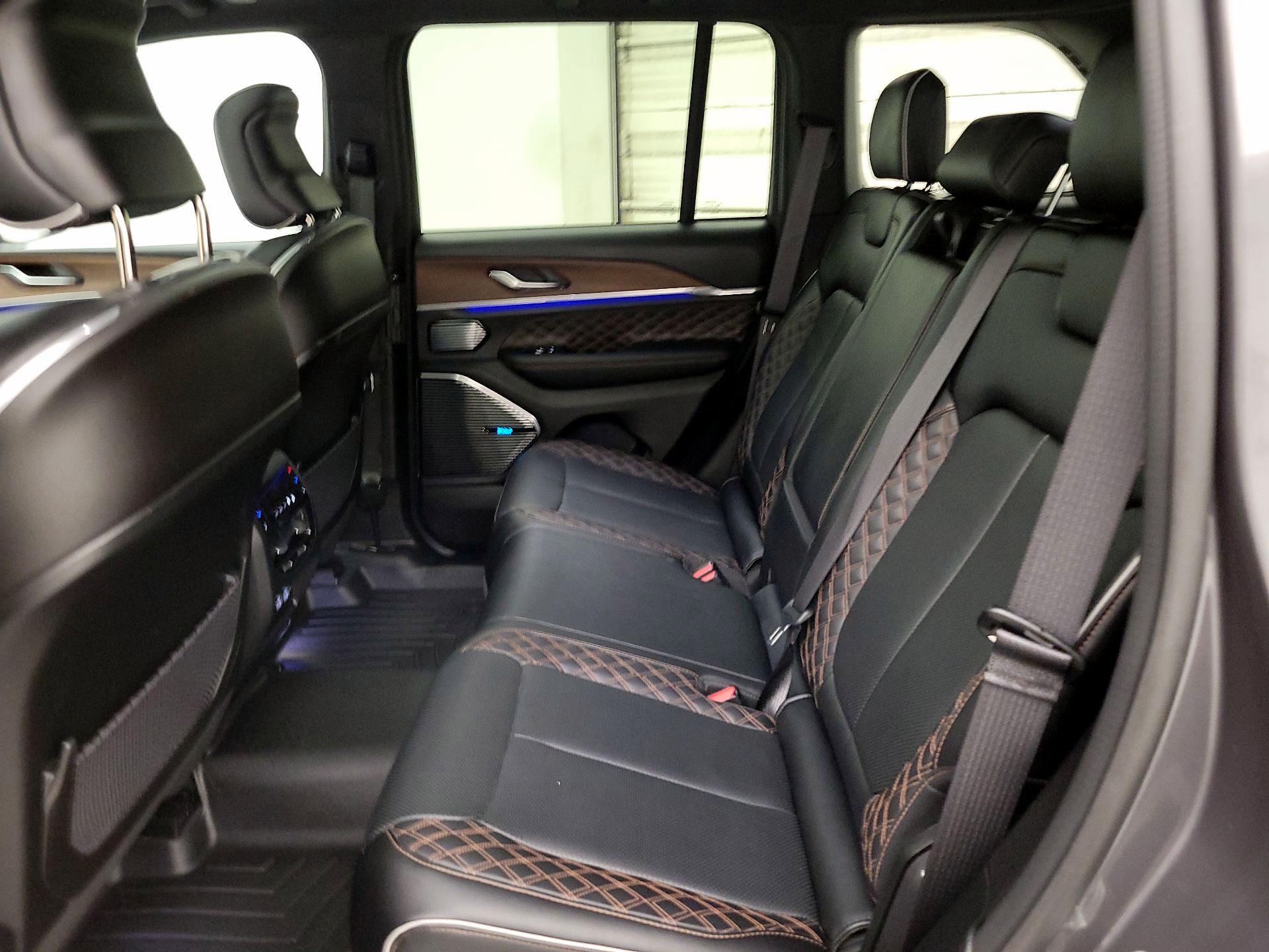 Thumbnail: 2022 Jeep Grand Cherokee - 20