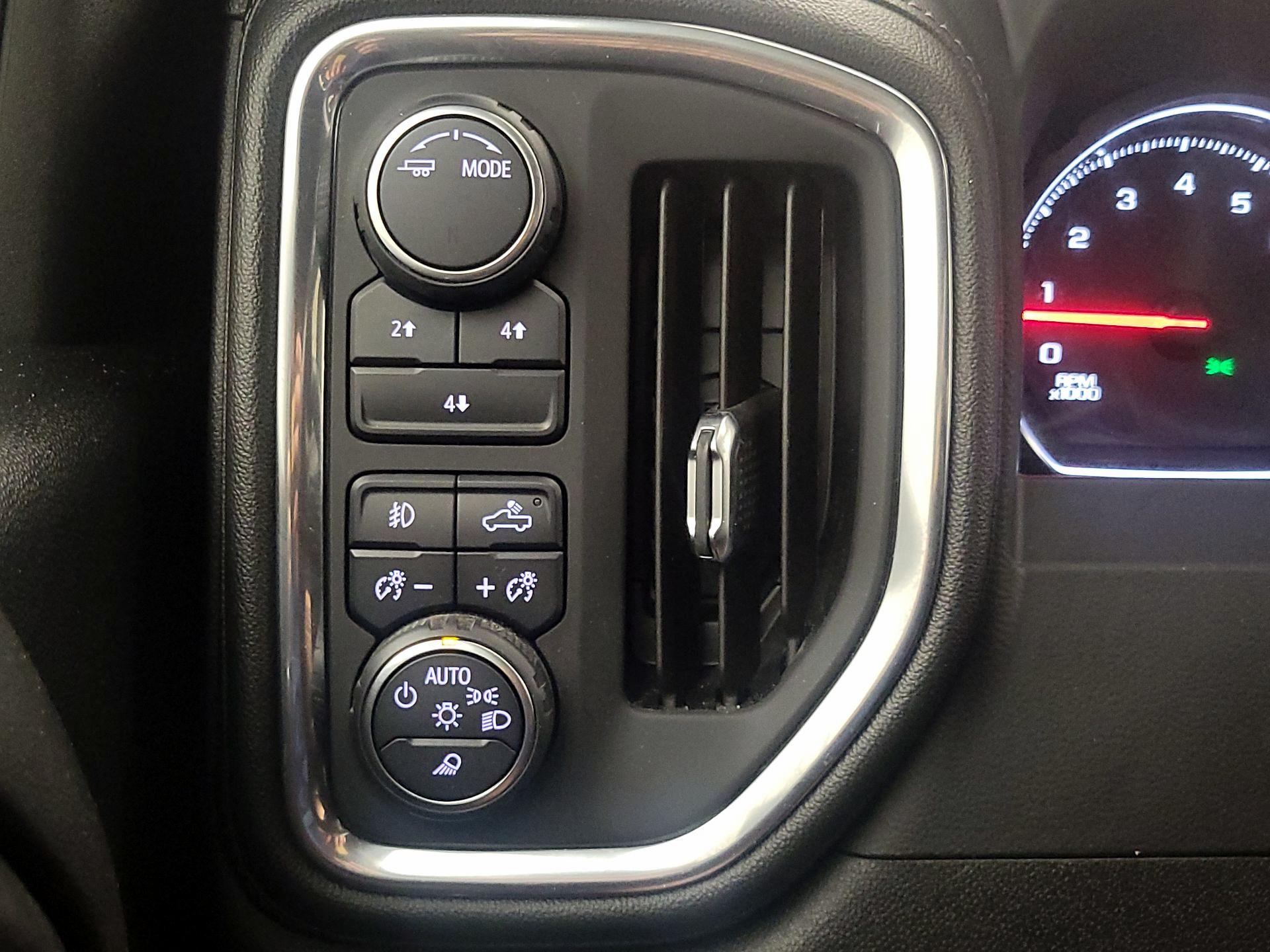 Thumbnail: 2021 Chevrolet Silverado 2500 - 13