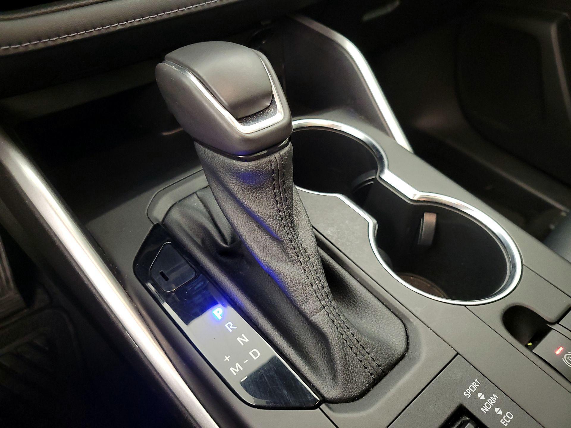 Thumbnail: 2021 Toyota Highlander - 17