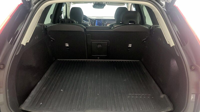 2021 Volvo XC60 T5 Momentum 22