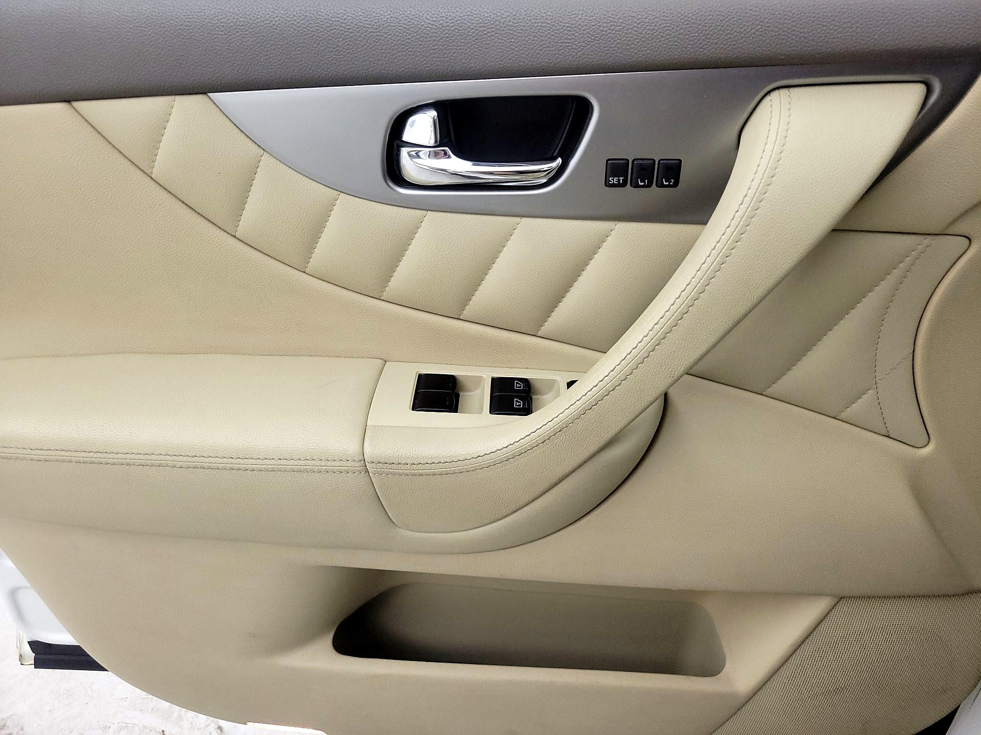 Thumbnail: 2013 INFINITI FX37 - 12