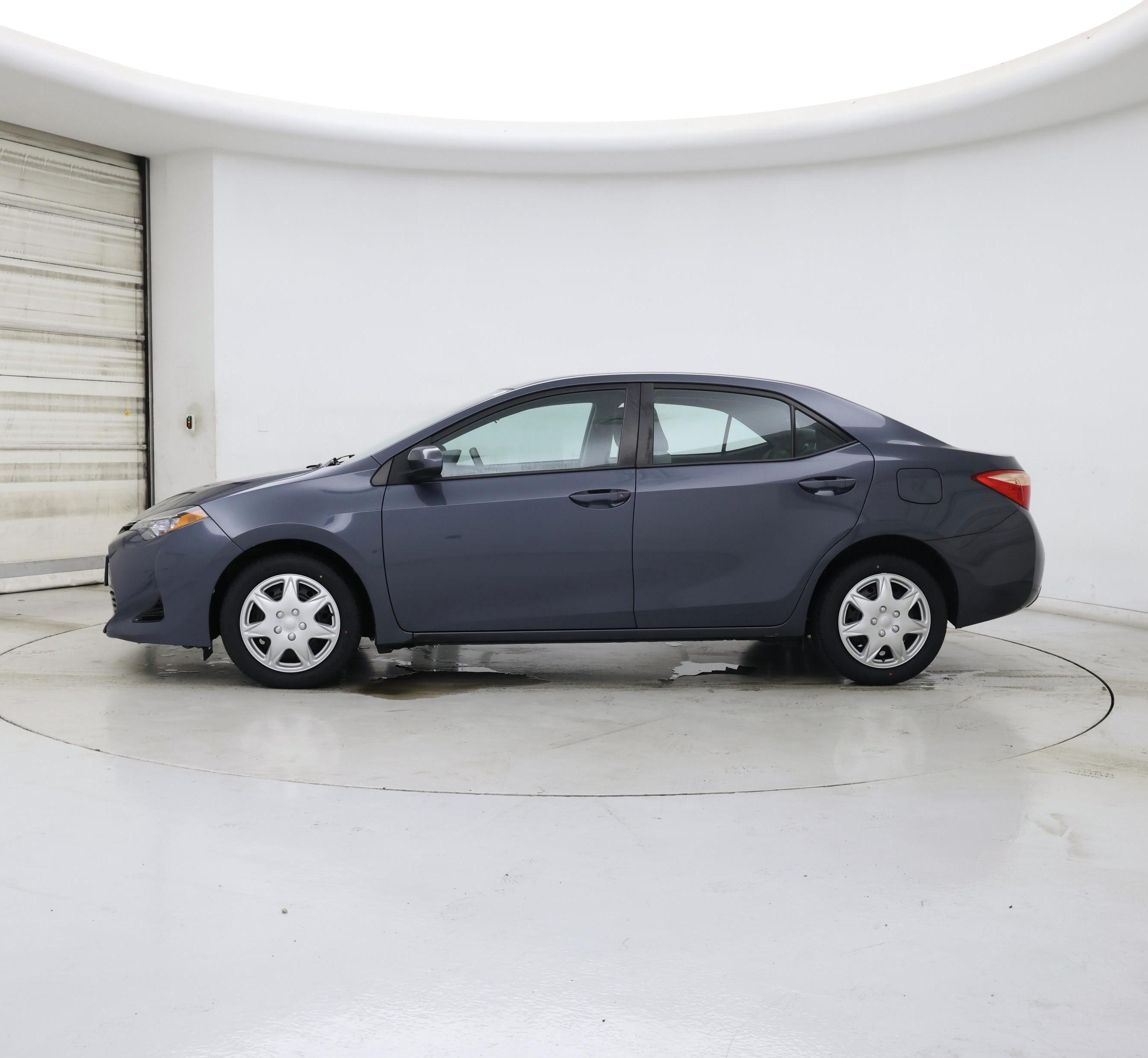Thumbnail: 2017 Toyota Corolla - 3