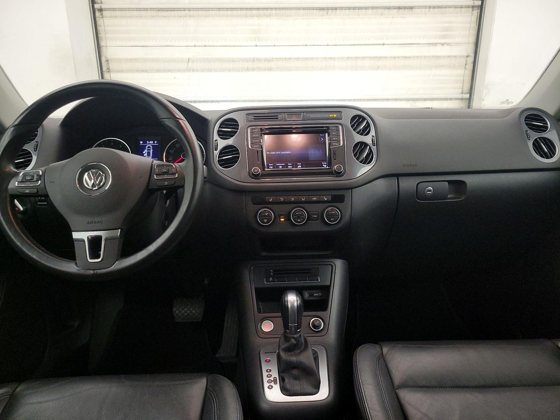 Thumbnail: 2017 Volkswagen Tiguan - 9