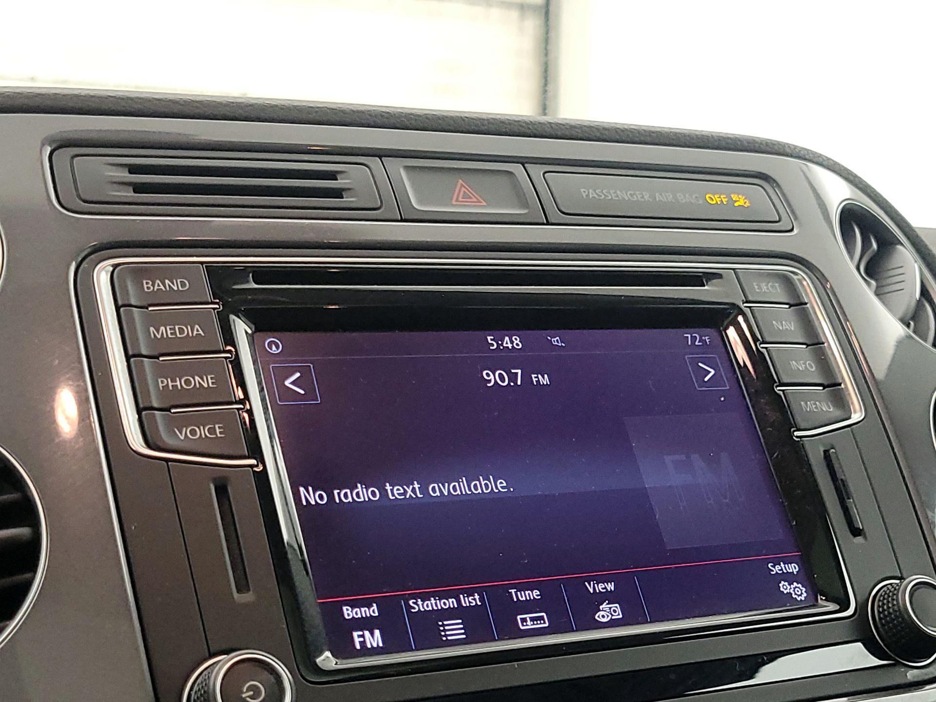 Thumbnail: 2017 Volkswagen Tiguan - 15