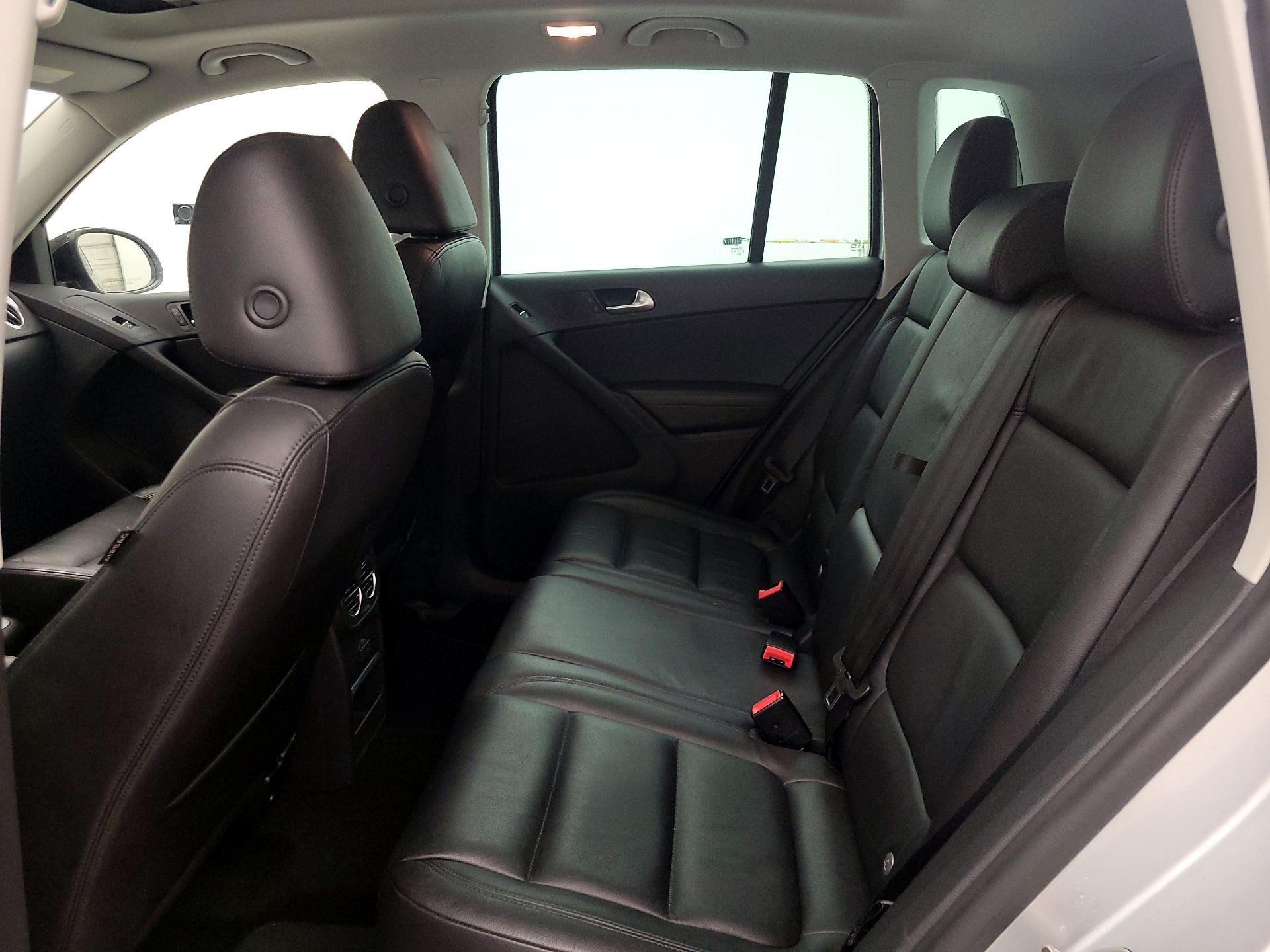 Thumbnail: 2017 Volkswagen Tiguan - 20