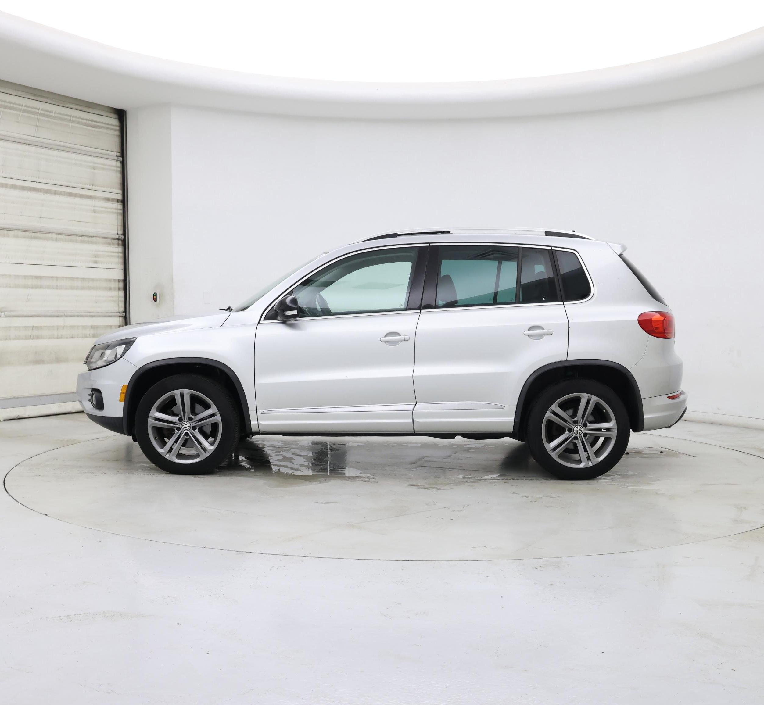 Thumbnail: 2017 Volkswagen Tiguan - 3