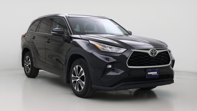 2020 Toyota Highlander XLE Hero Image