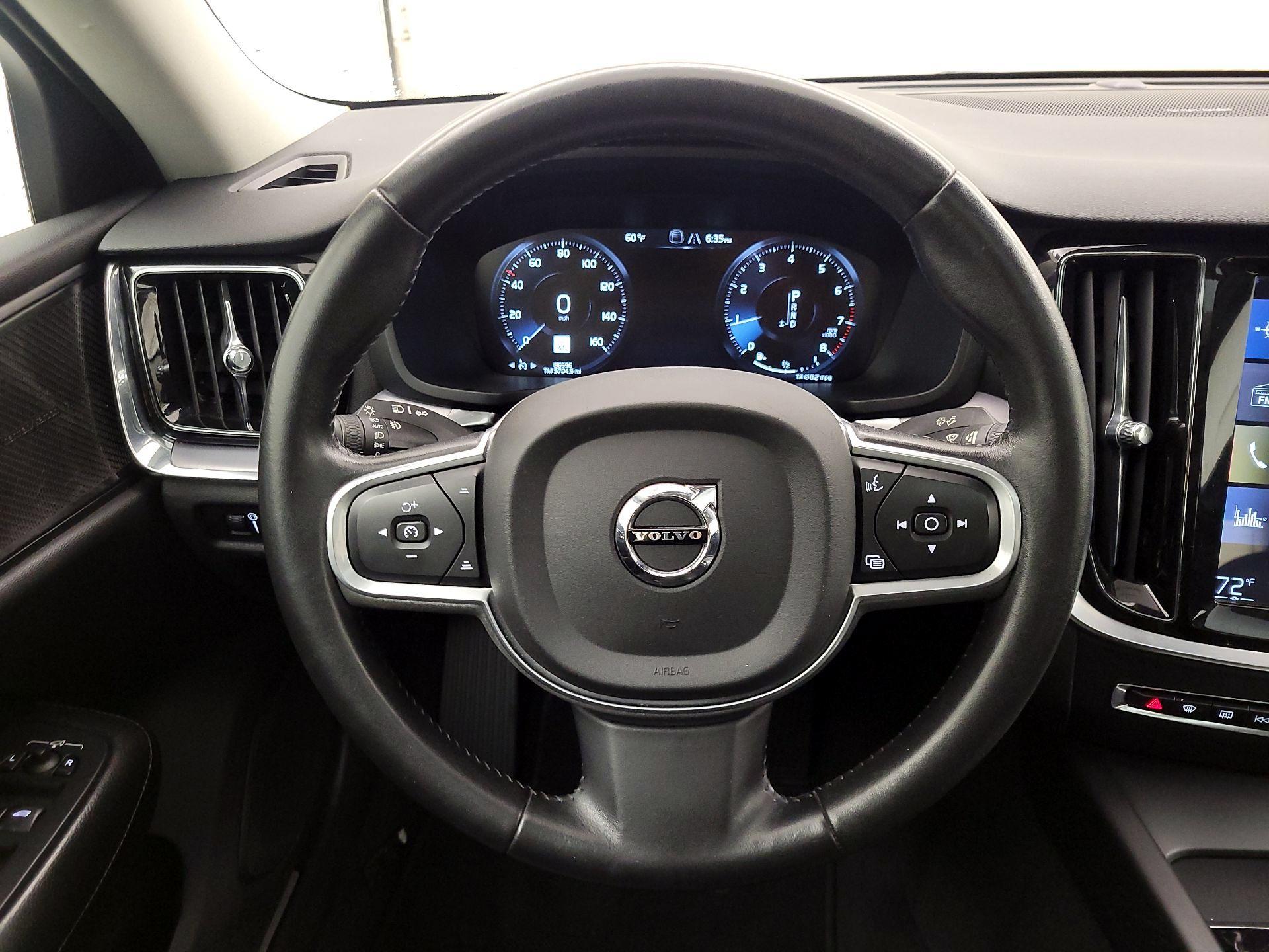Thumbnail: 2019 Volvo S60 - 10