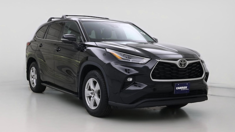 2022 Toyota Highlander LE Hero Image