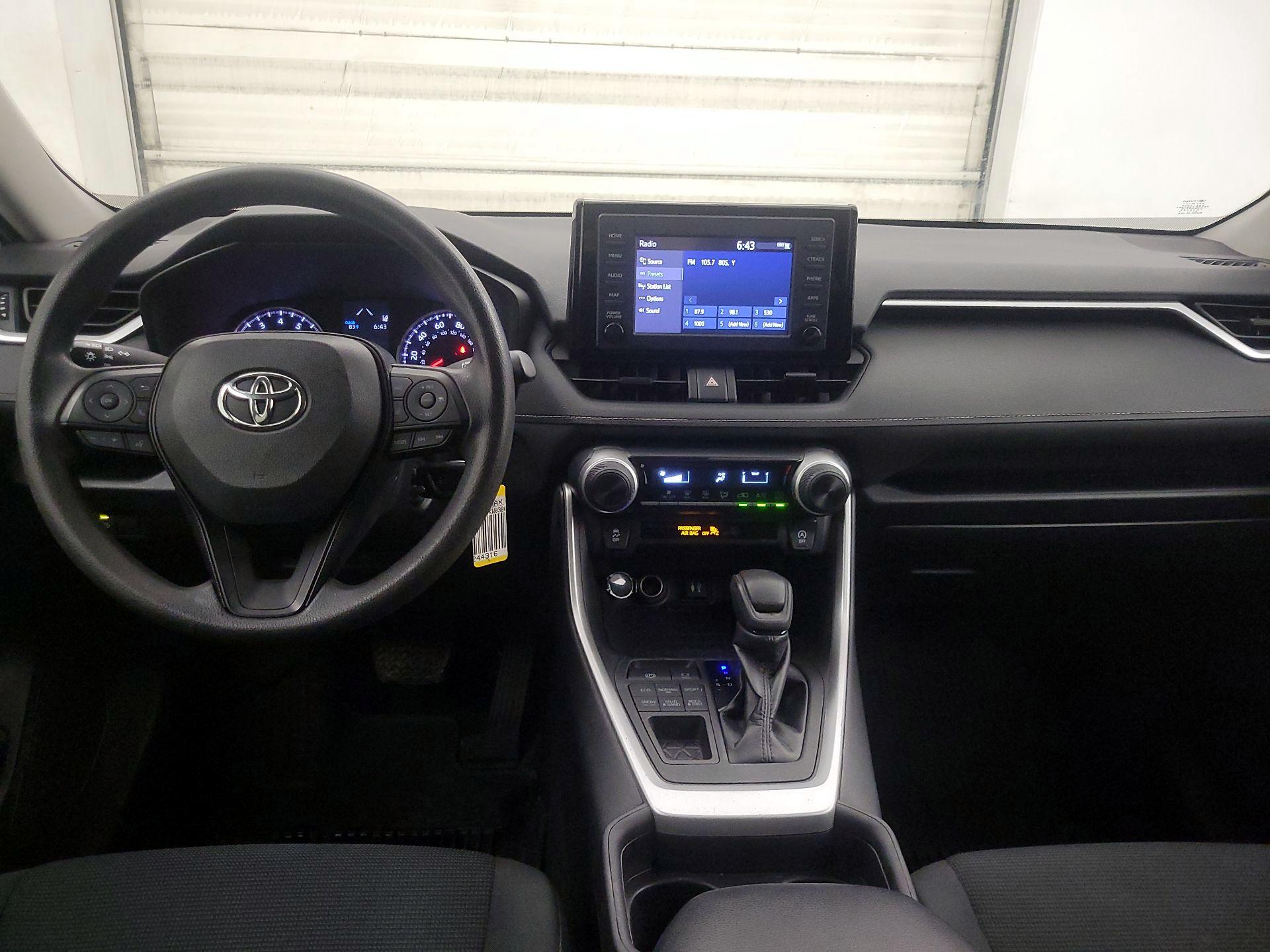 Thumbnail: 2019 Toyota RAV4 - 9