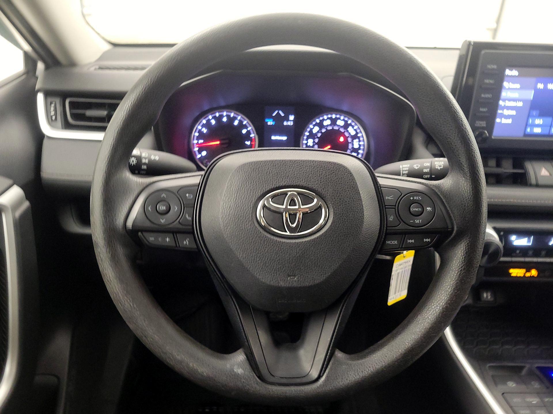 Thumbnail: 2019 Toyota RAV4 - 10