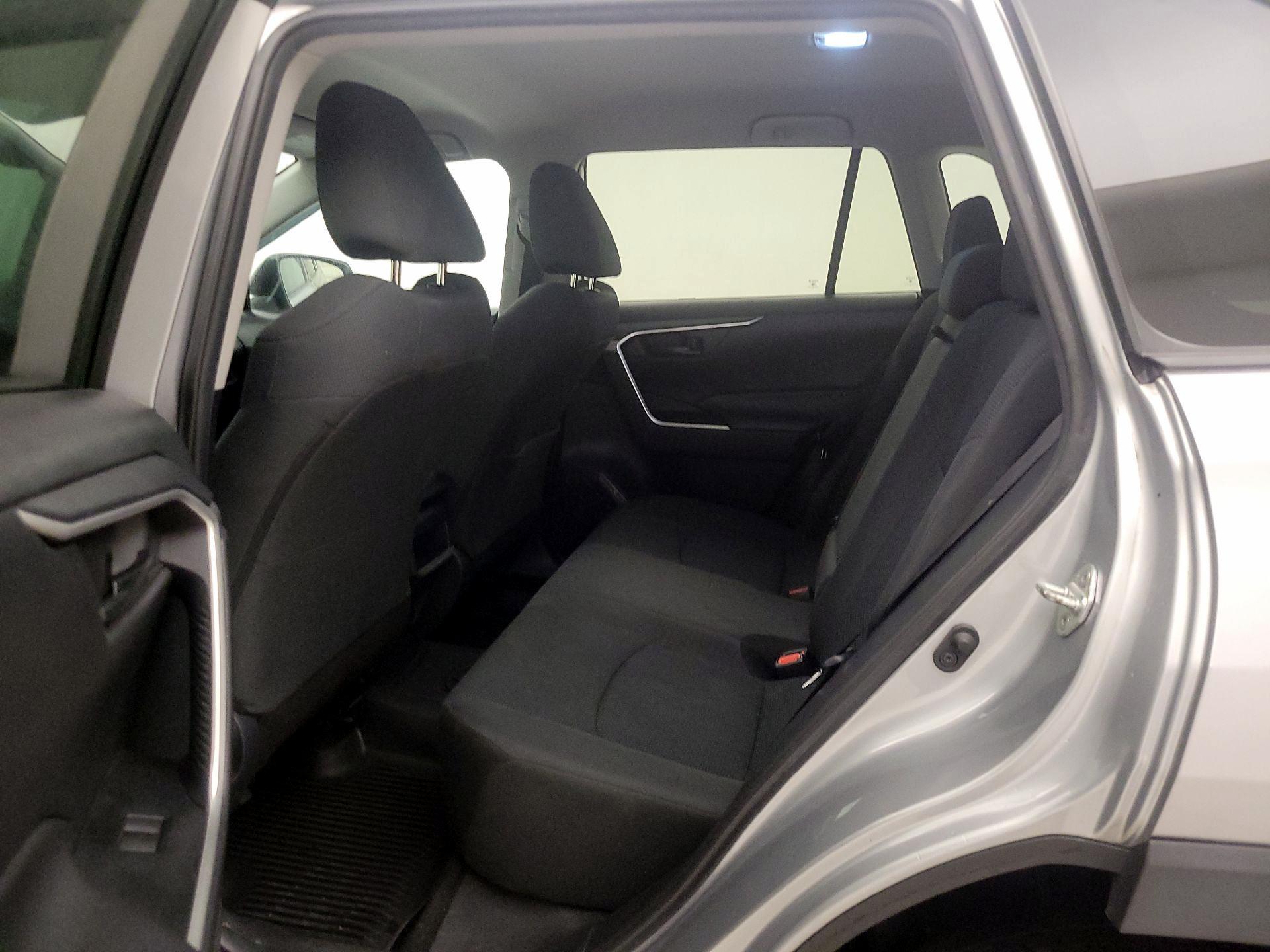Thumbnail: 2019 Toyota RAV4 - 19